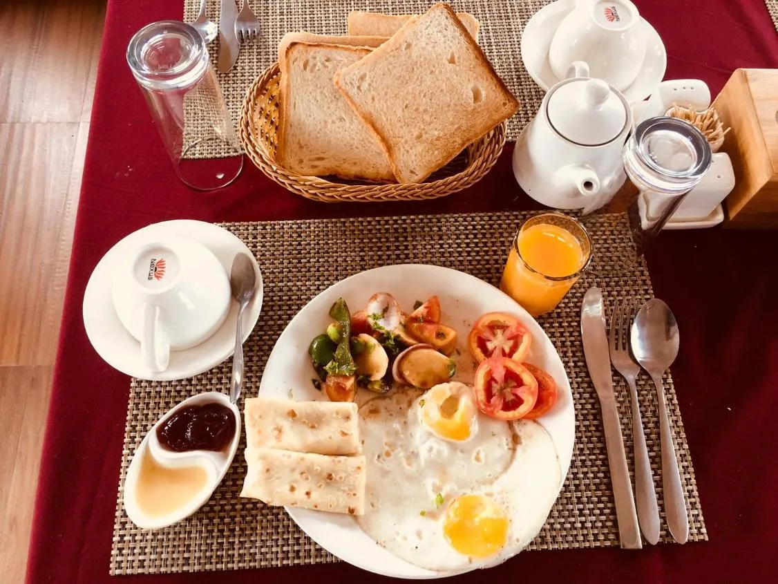 Dining area in Hotel Chitwan Park Village