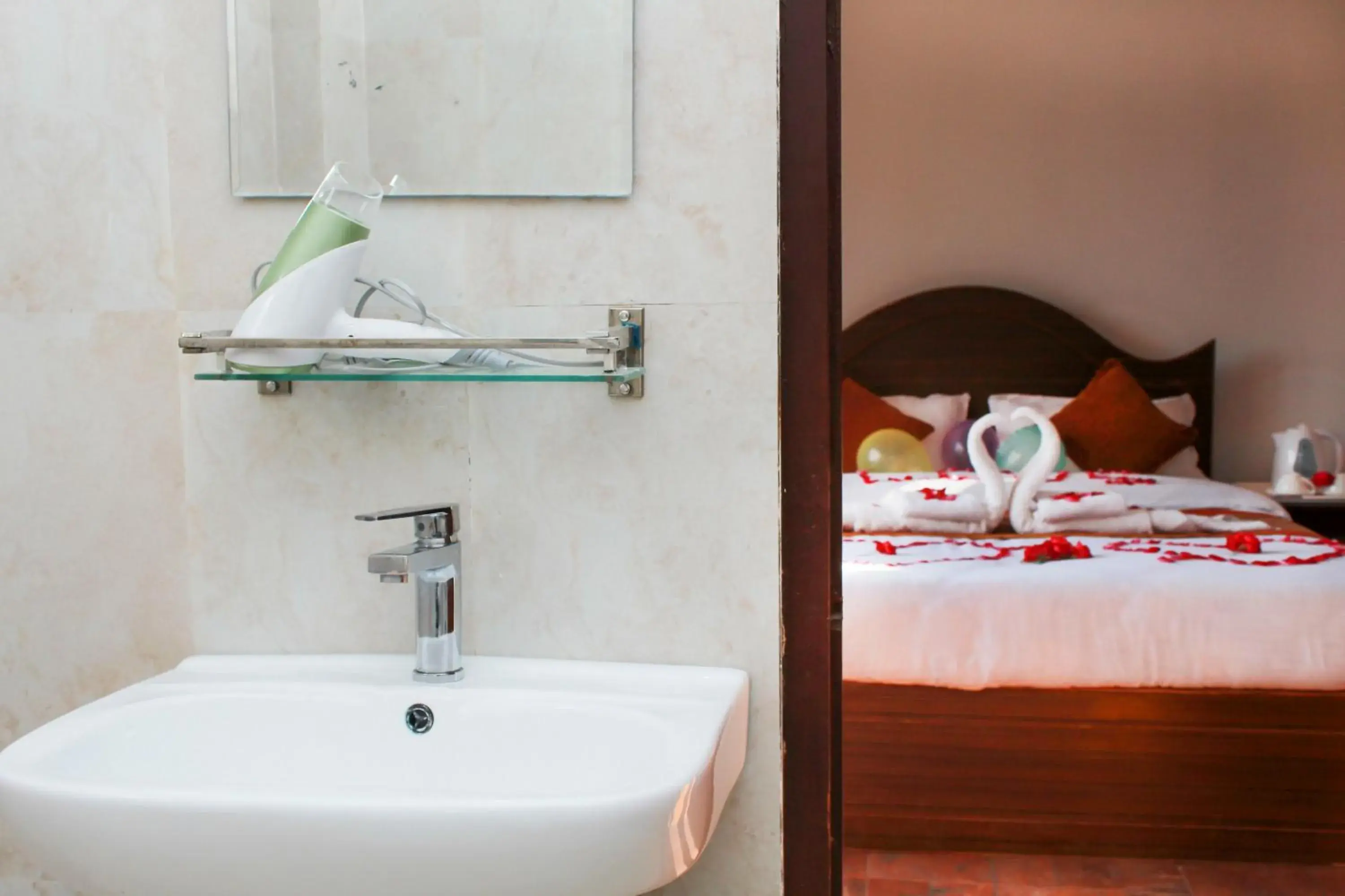 Deluxe Single Room in Hotel Chitwan Park Village Deluxe Single Room in Hotel Chitwan Park Village