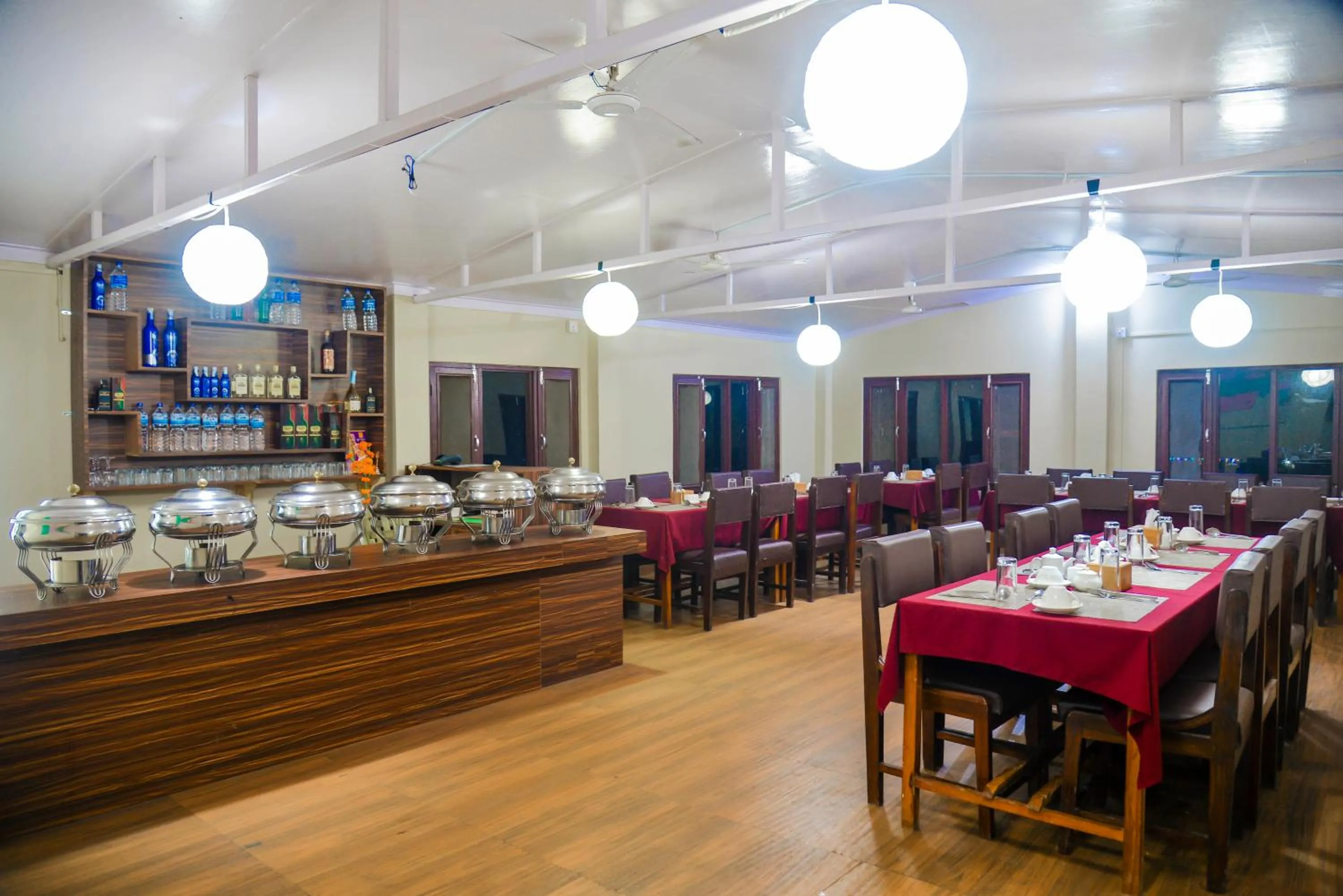 Restaurant/places to eat in Hotel Chitwan Park Village