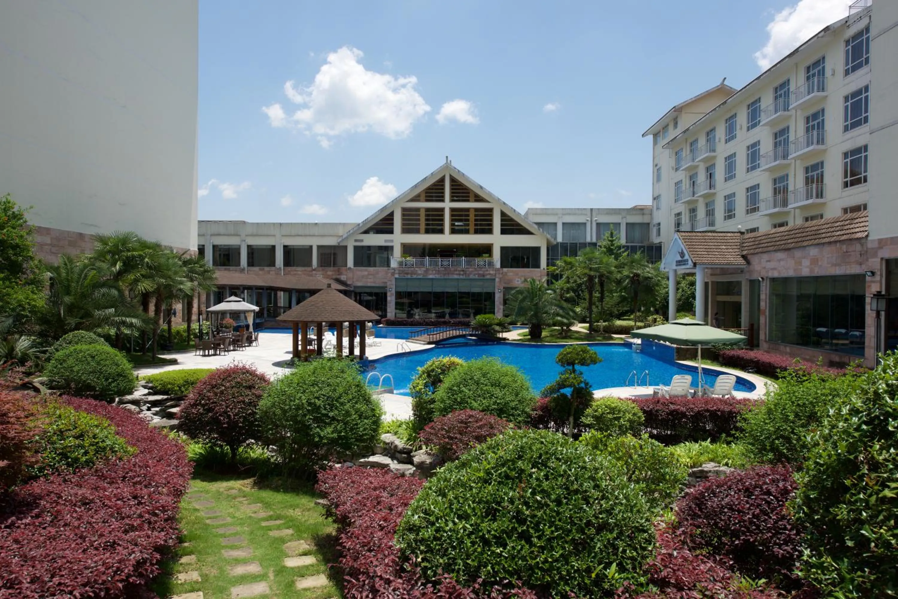 Pool view in Pullman Zhangjiajie Hotel