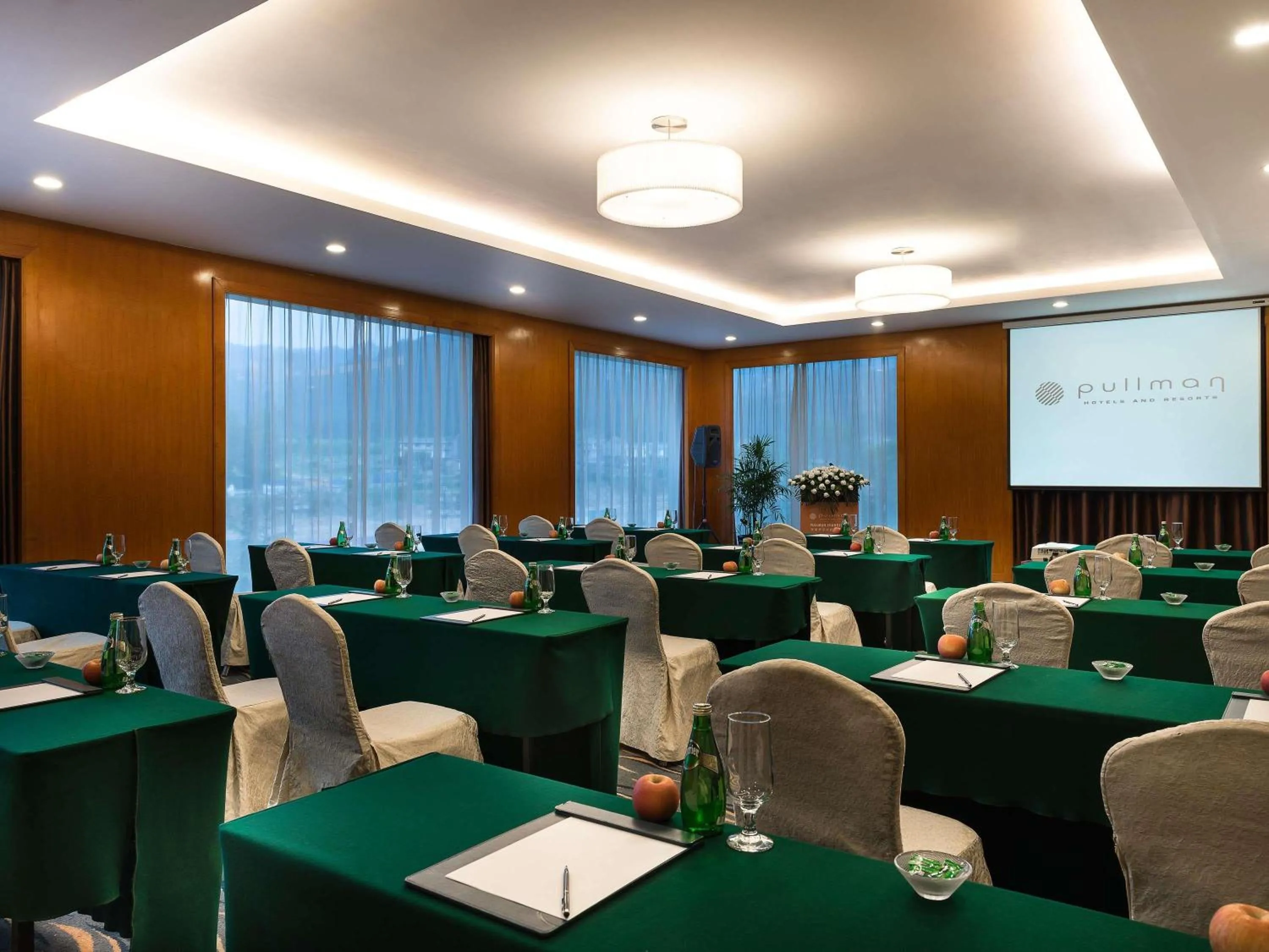 Meeting/conference room in Pullman Zhangjiajie Hotel