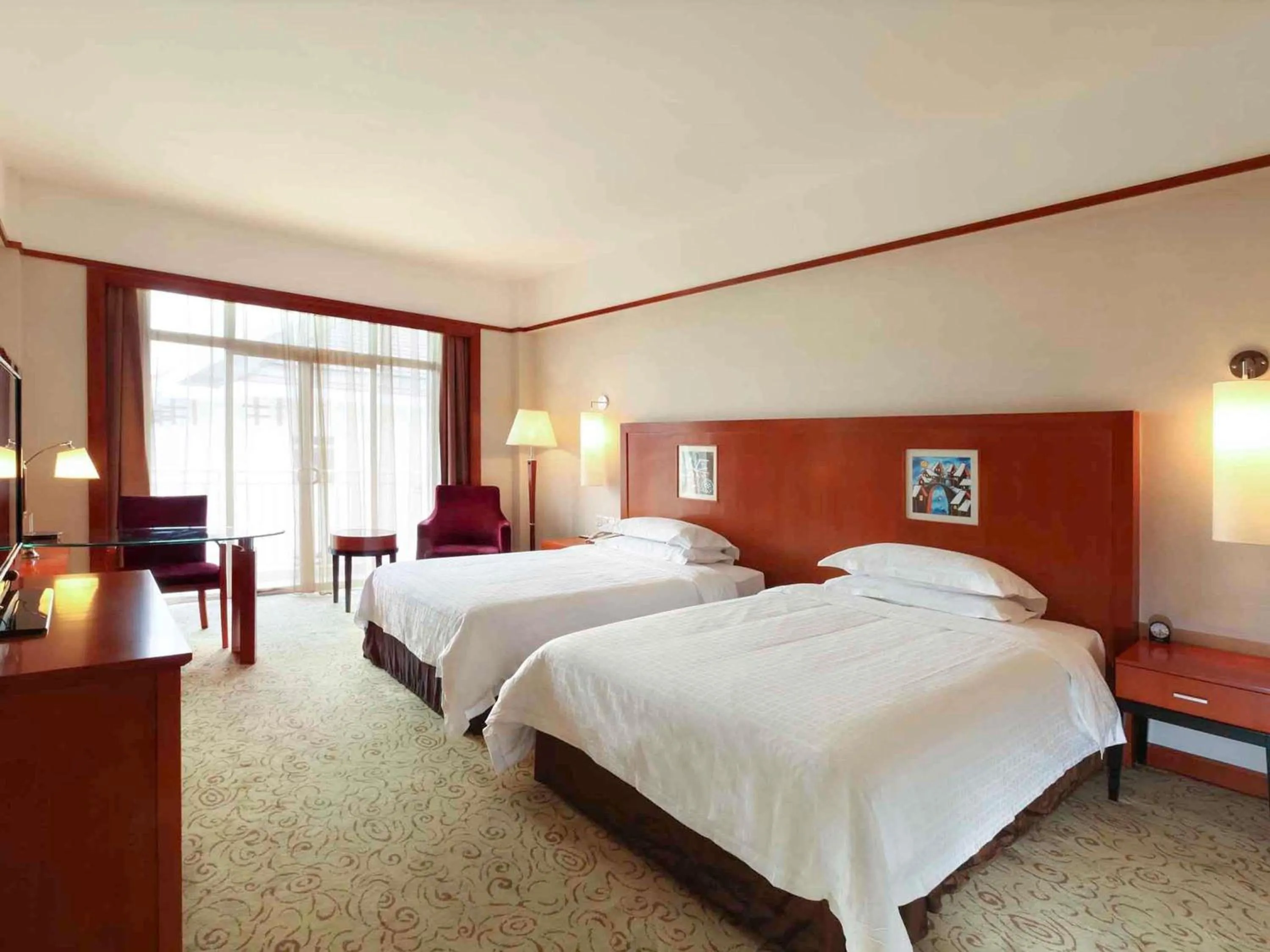 Bedroom, Bed in Pullman Zhangjiajie Hotel