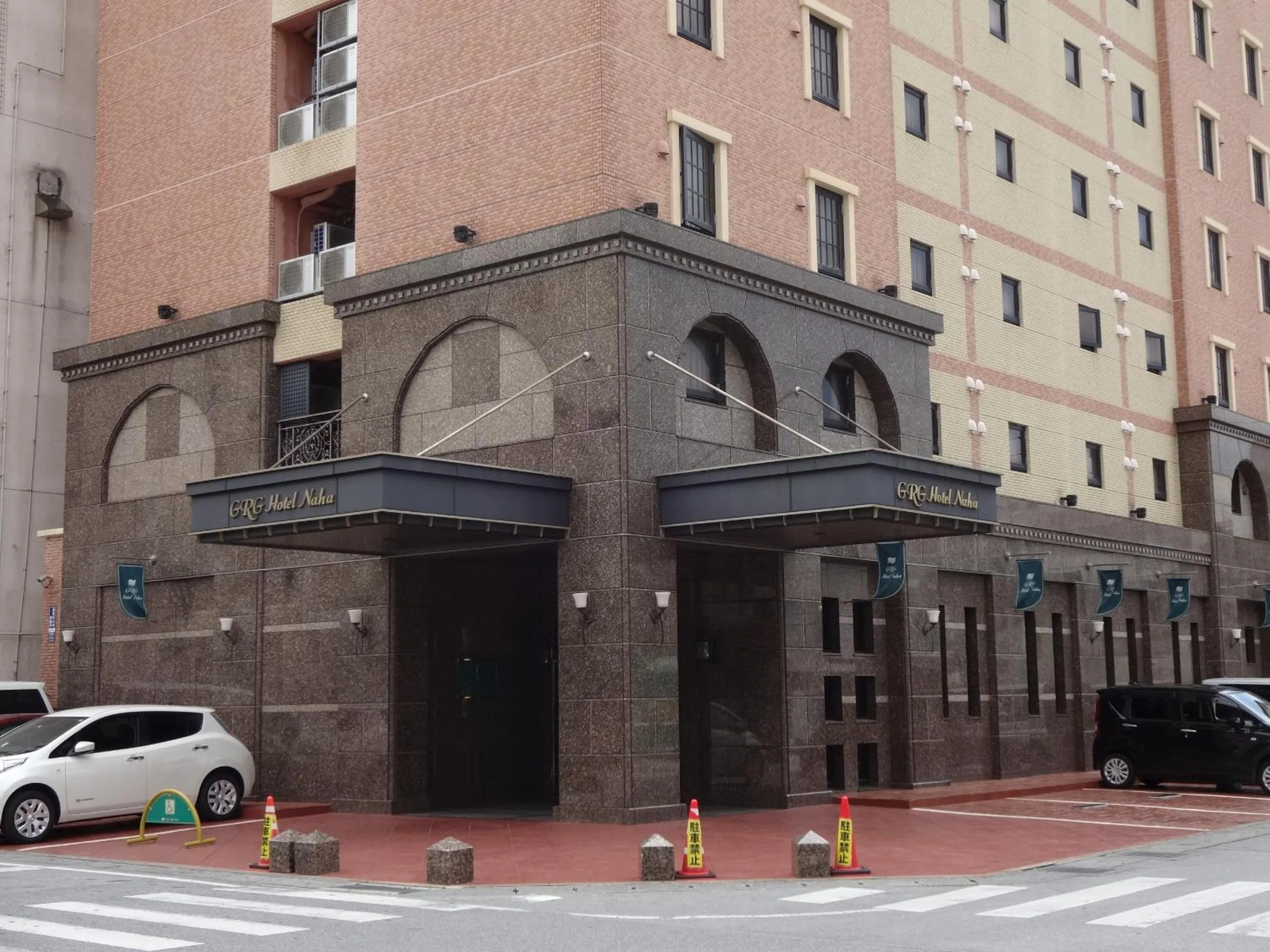 Facade/entrance in GRG Hotel Naha
