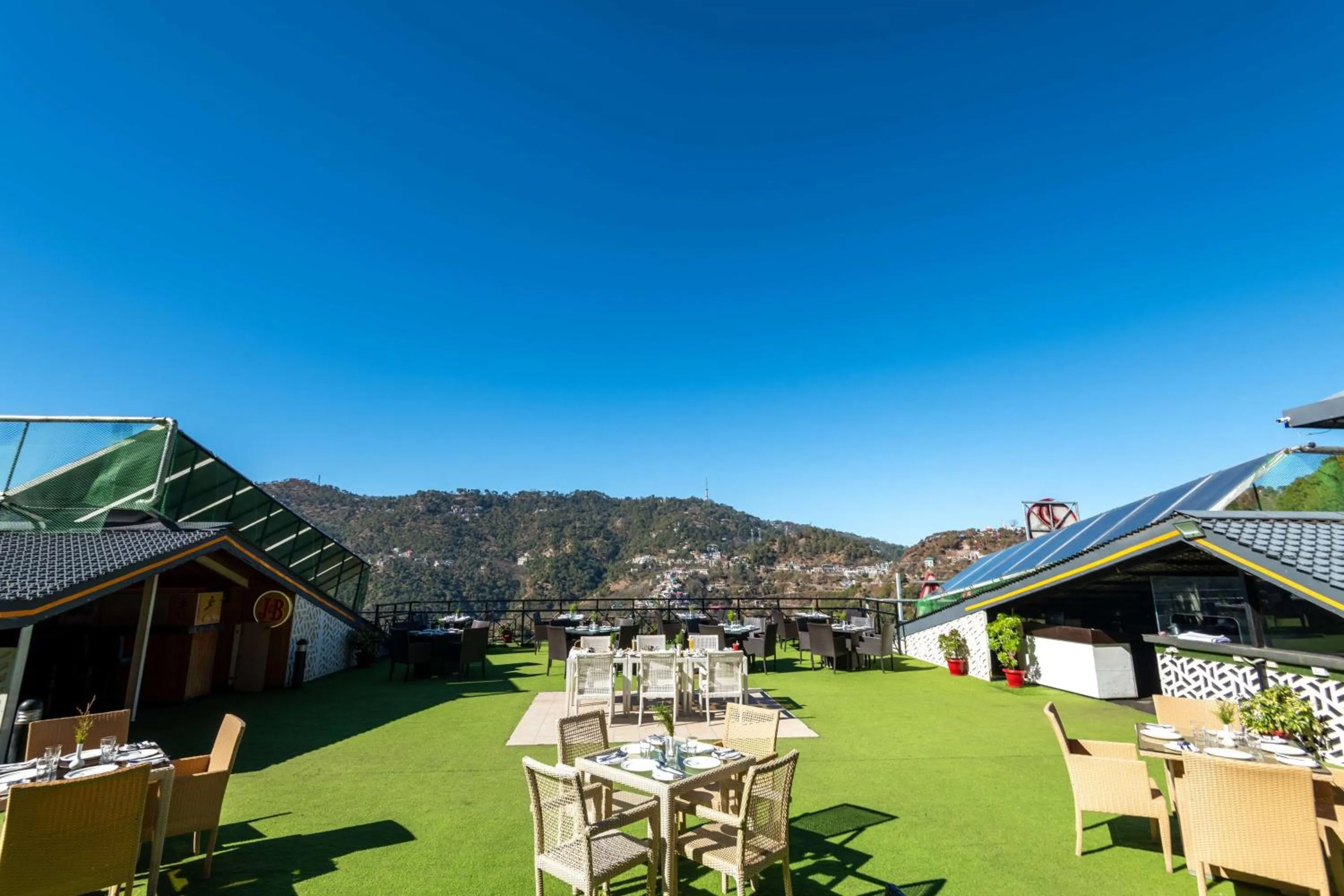 Restaurant/places to eat in Ramada by Wyndham Kasauli