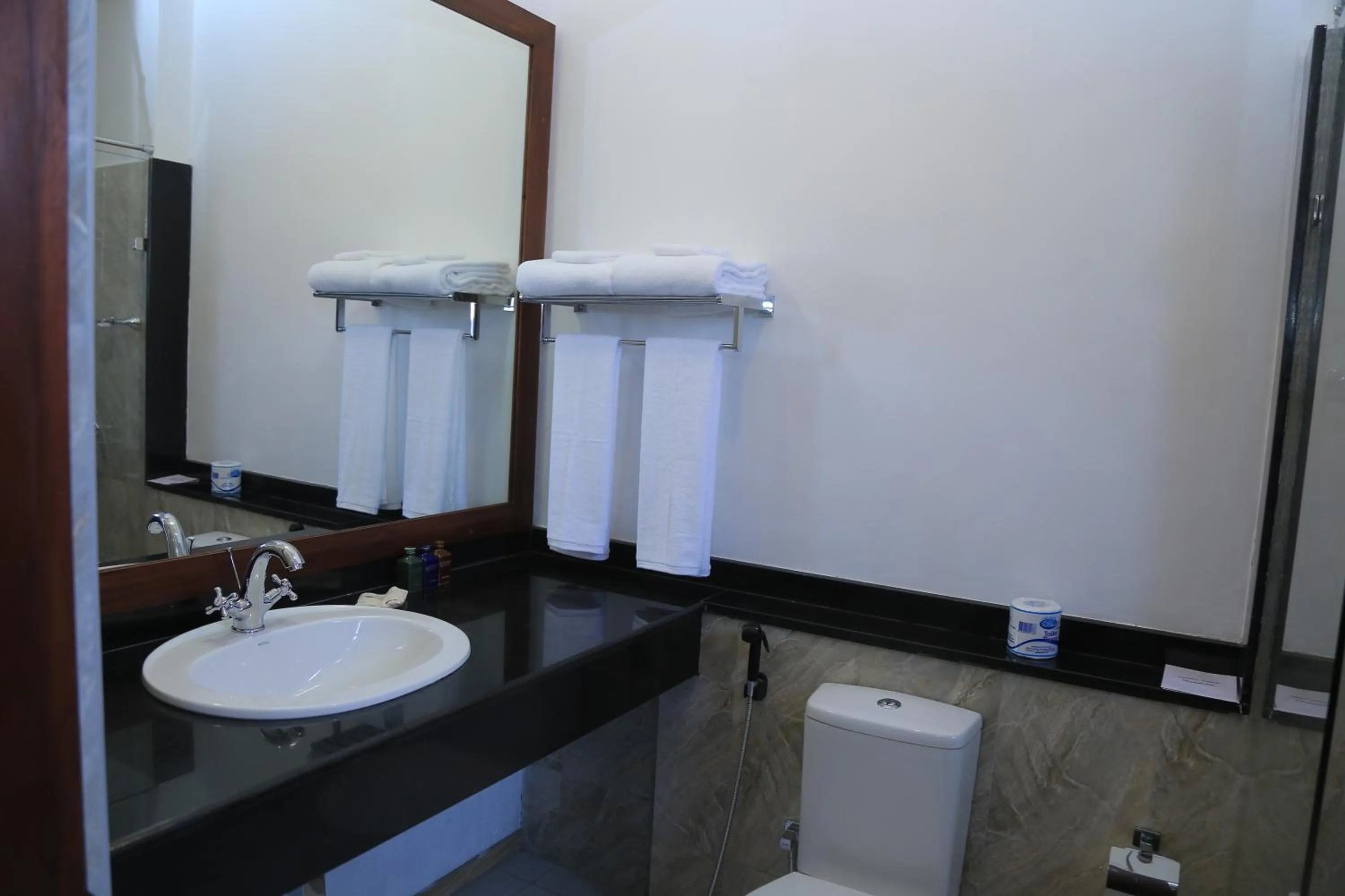 Bathroom in The Heritage Hotel Galle Fort