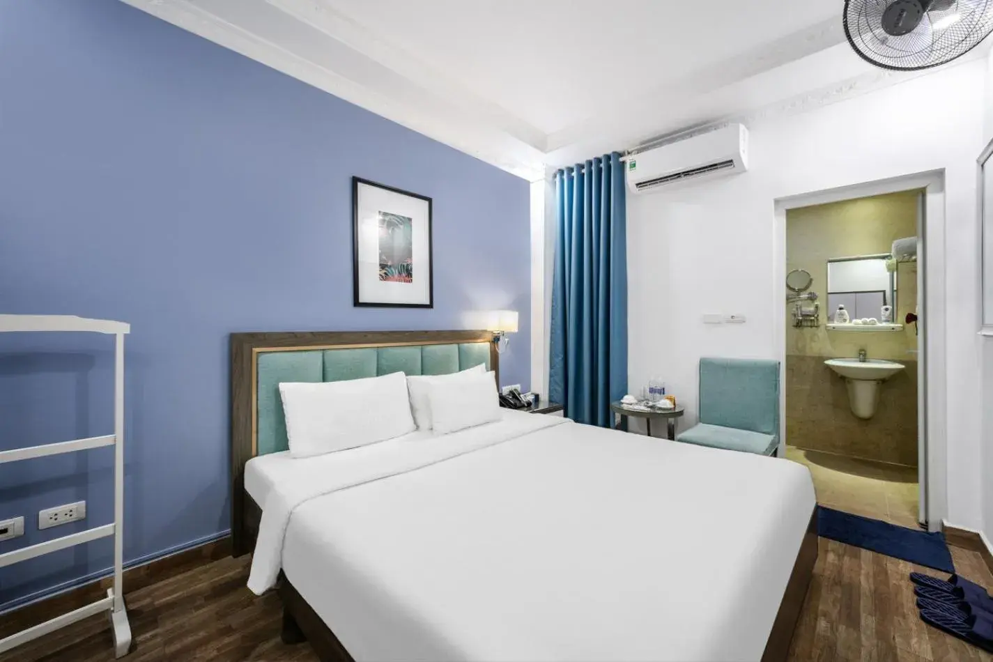 Bedroom, Bed in A25 Hotel - 109 Trúc Bạch Bedroom, Bed in A25 Hotel - 109 Trúc Bạch