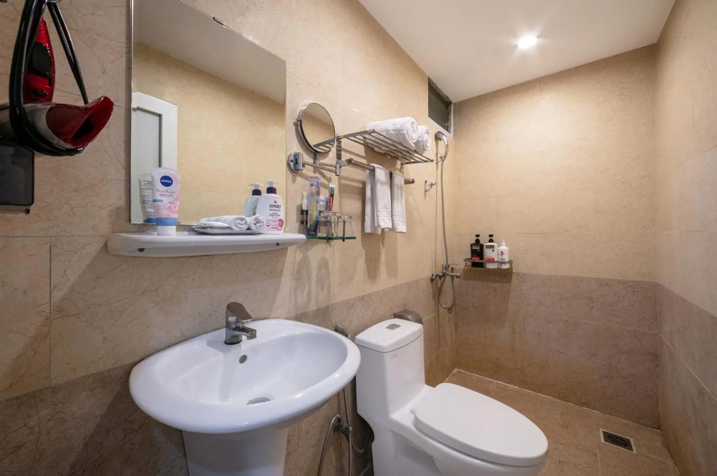 Shower in A25 Hotel - 109 Trúc Bạch