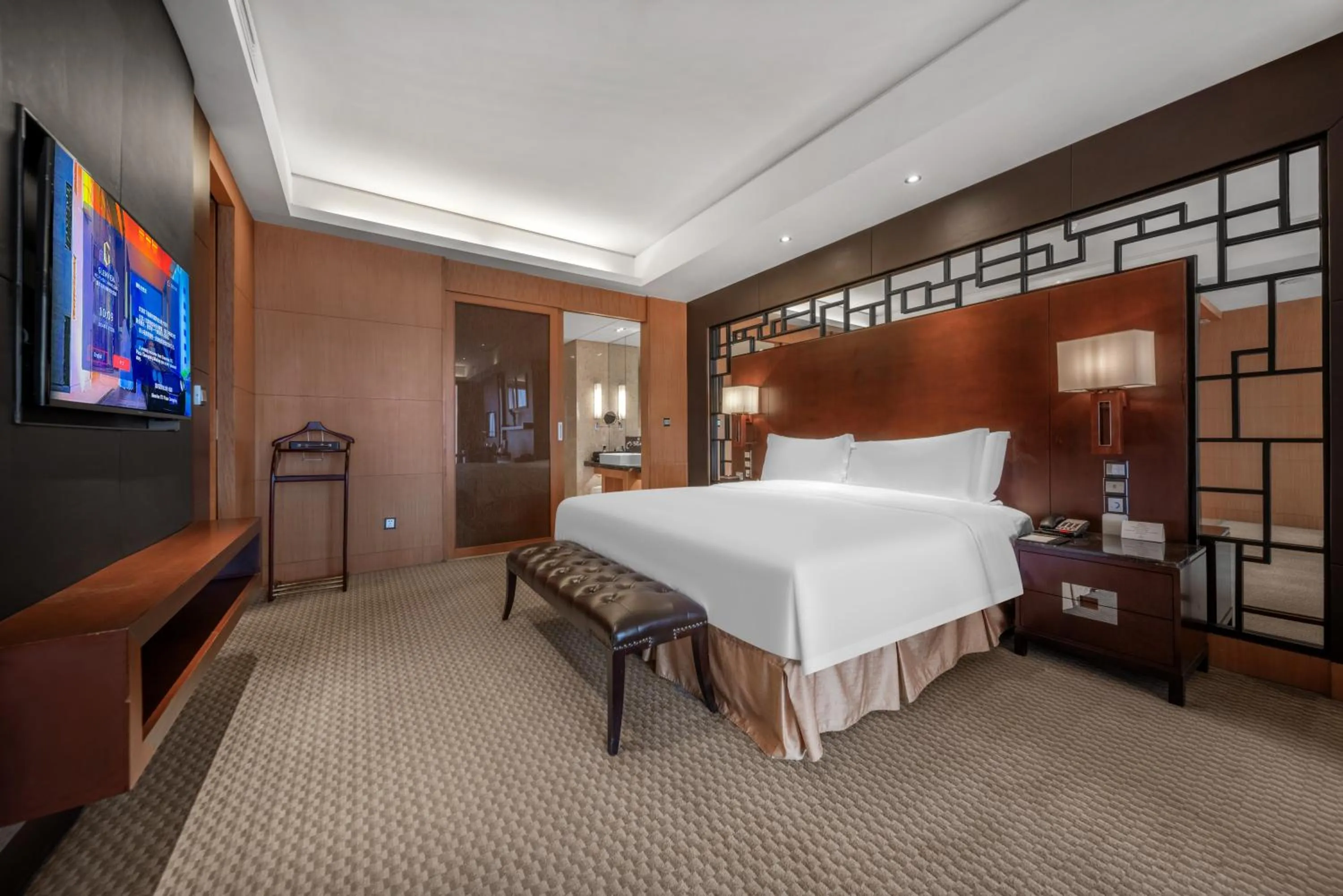 Bedroom, Bed in Glenview ITC Plaza Chongqing