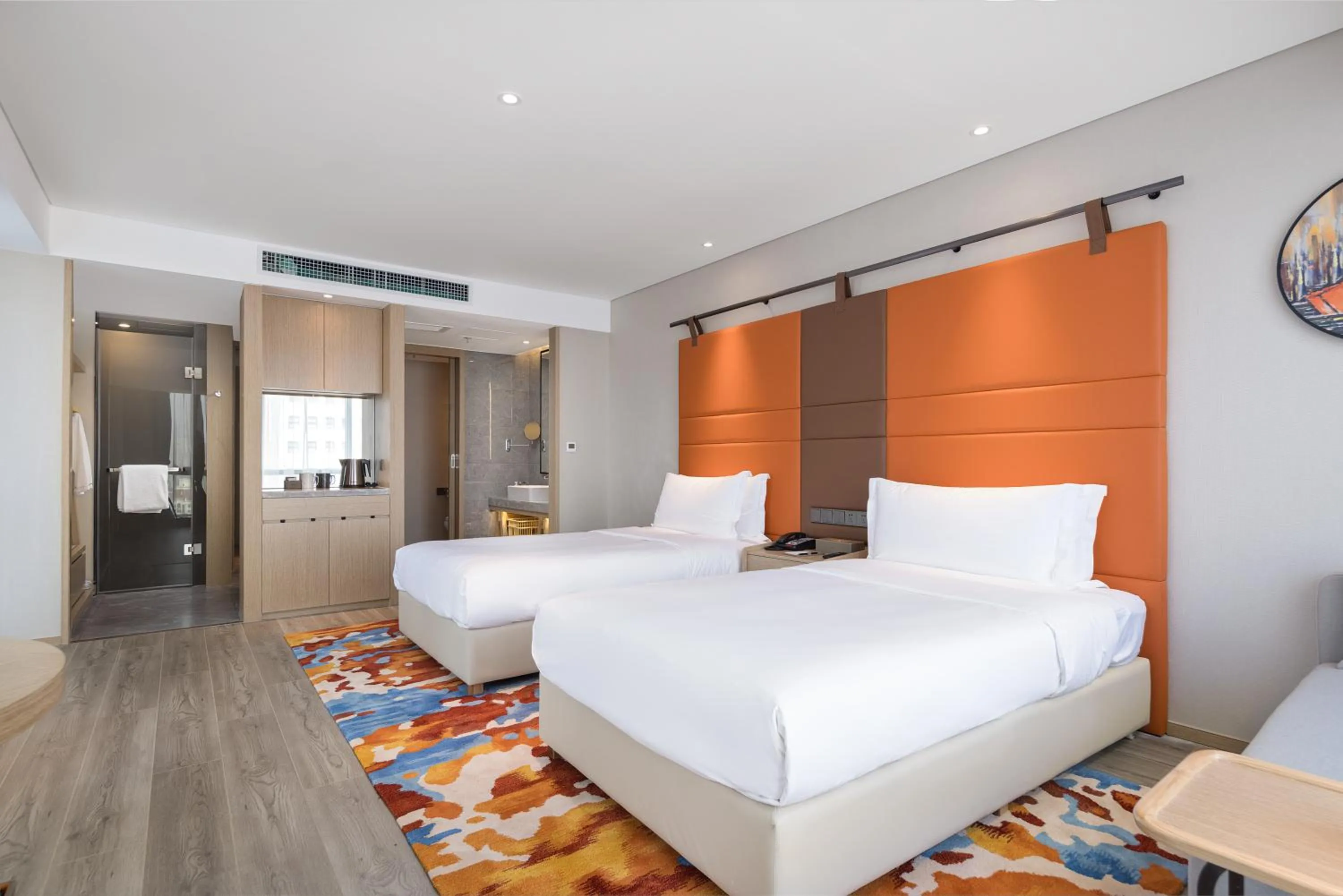 Photo of the whole room, Bed in Glenview ITC Plaza Chongqing