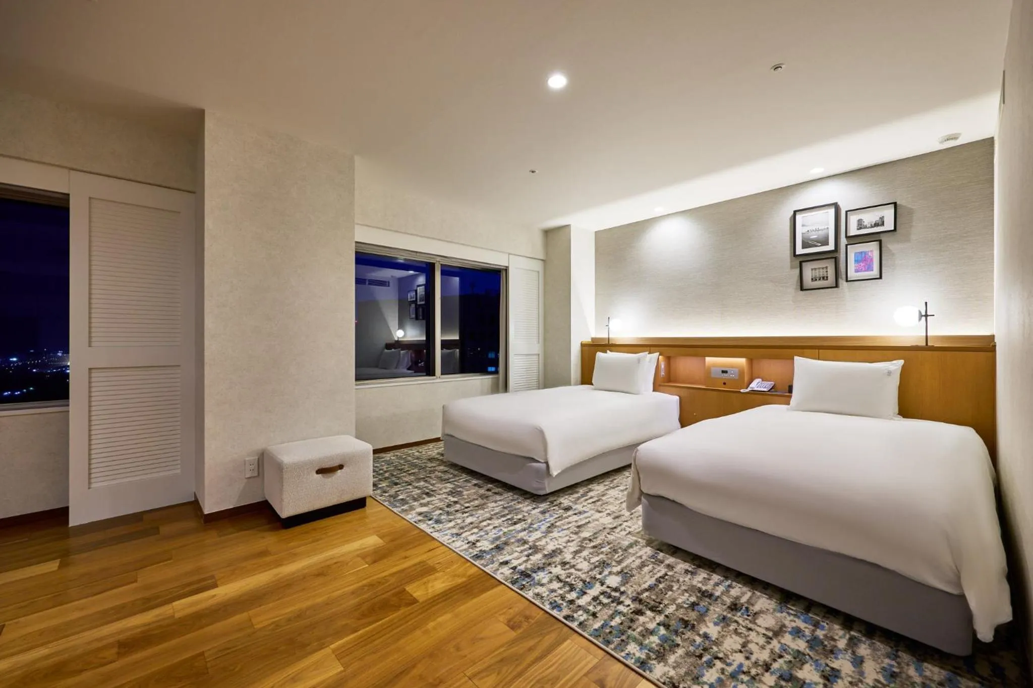 Photo of the whole room, Bed in ANA Holiday Inn Tokyo Bay by IHG