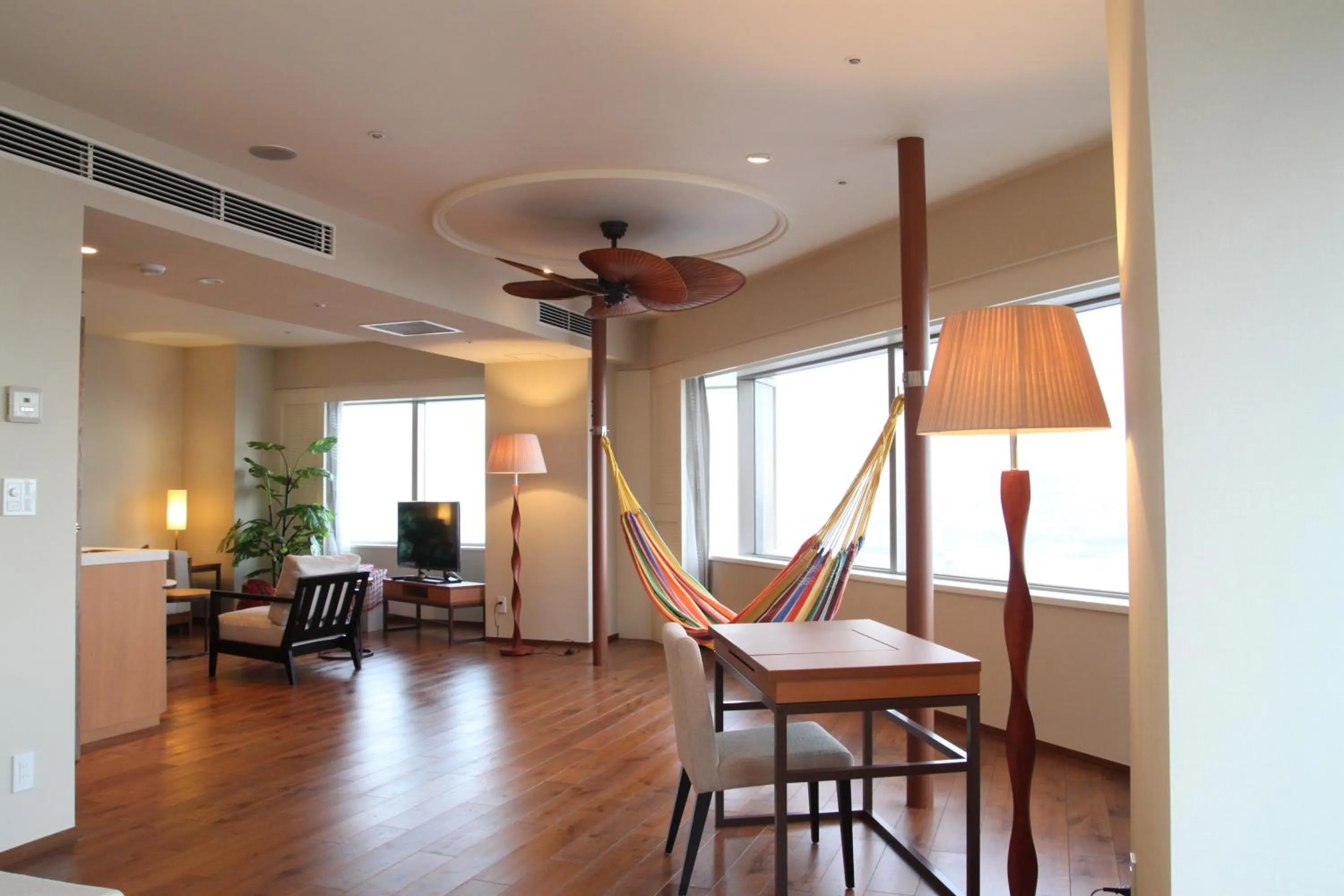 Living room, Dining Area in Dai-ichi Hotel Tokyo Seafort