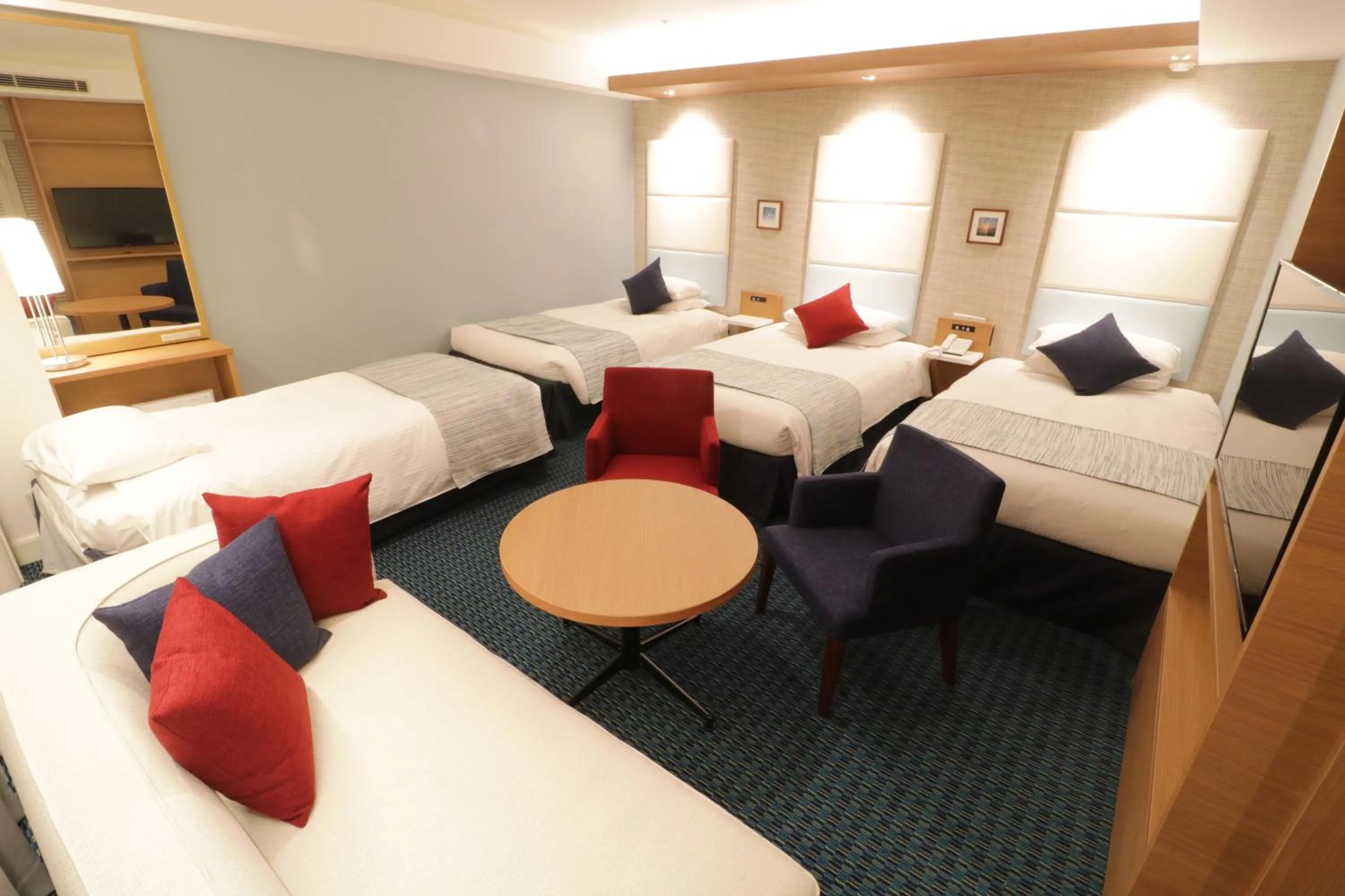 Photo of the whole room in Dai-ichi Hotel Tokyo Seafort