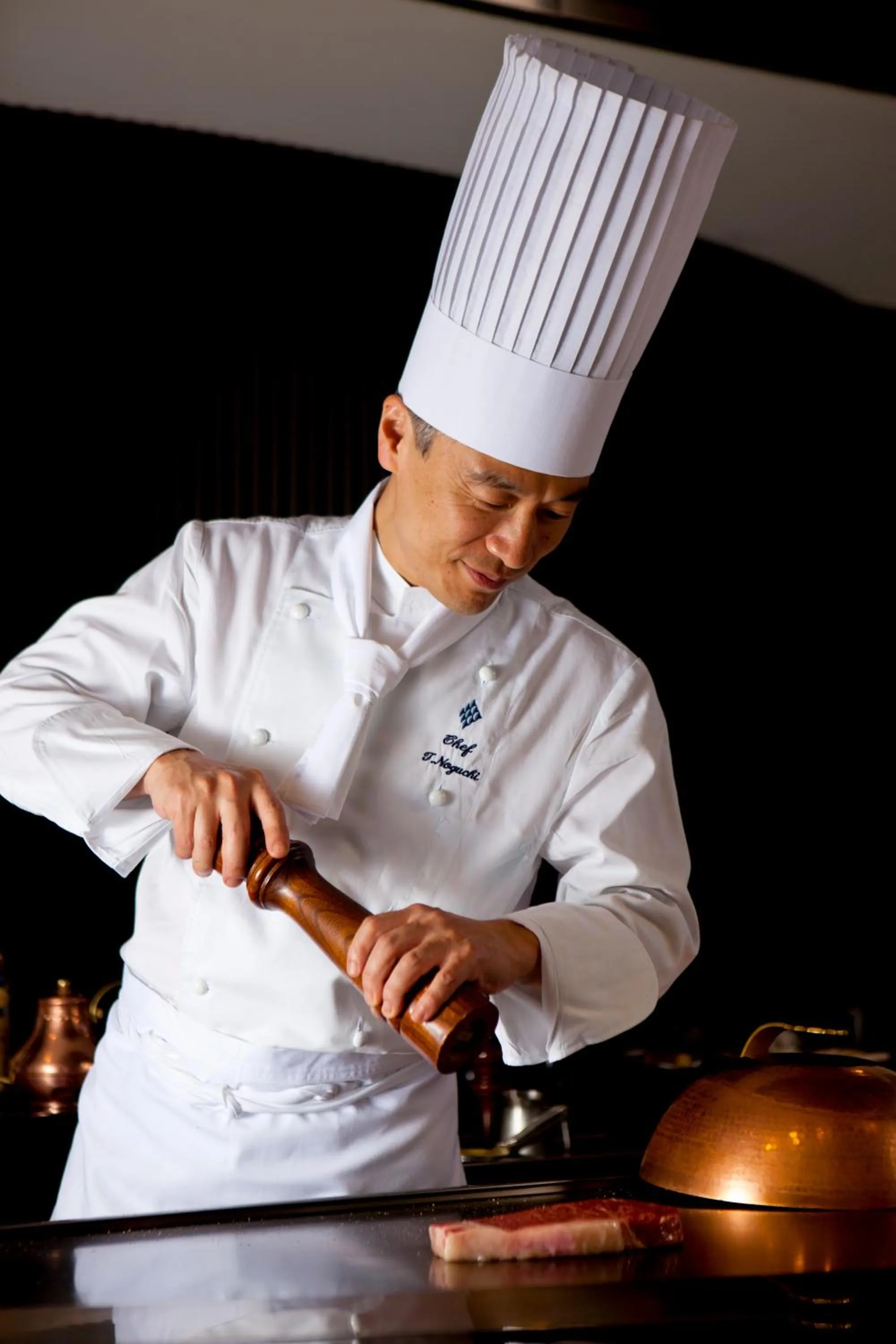 Staff in Dai-ichi Hotel Tokyo Seafort