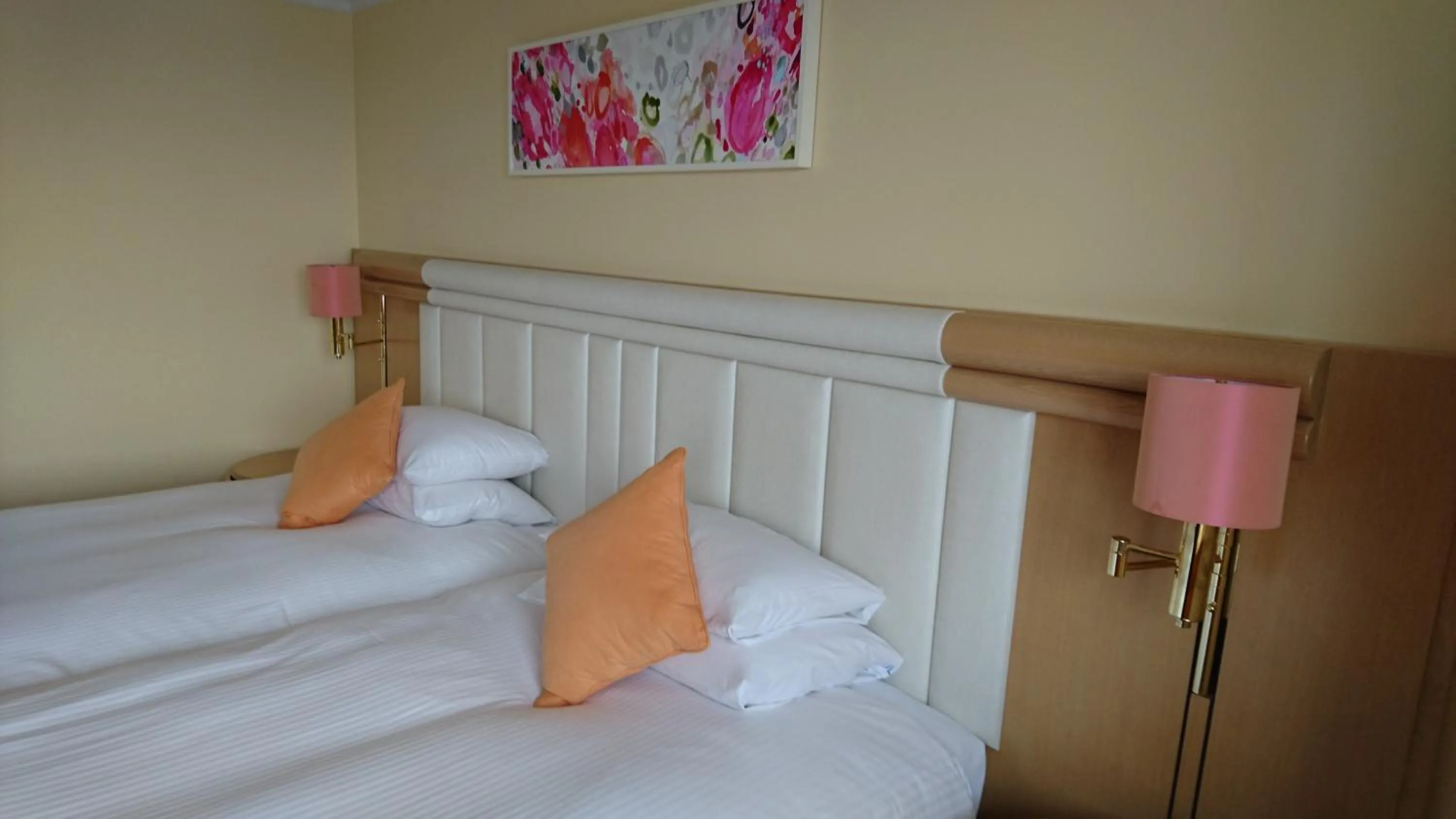 Bed in Dai-ichi Hotel Tokyo Seafort