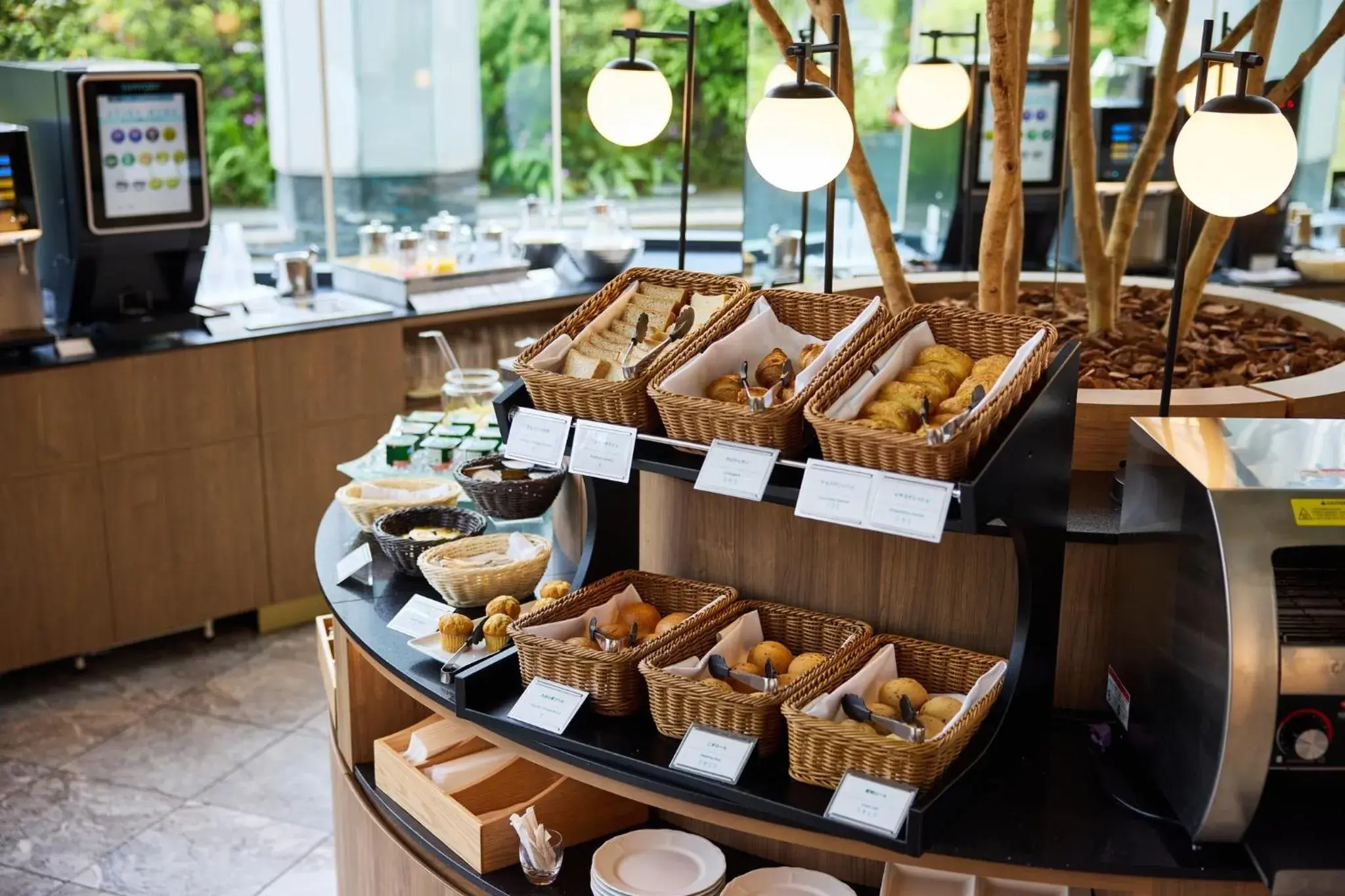 Restaurant/places to eat in ANA Holiday Inn Tokyo Bay by IHG Restaurant/places to eat in ANA Holiday Inn Tokyo Bay by IHG