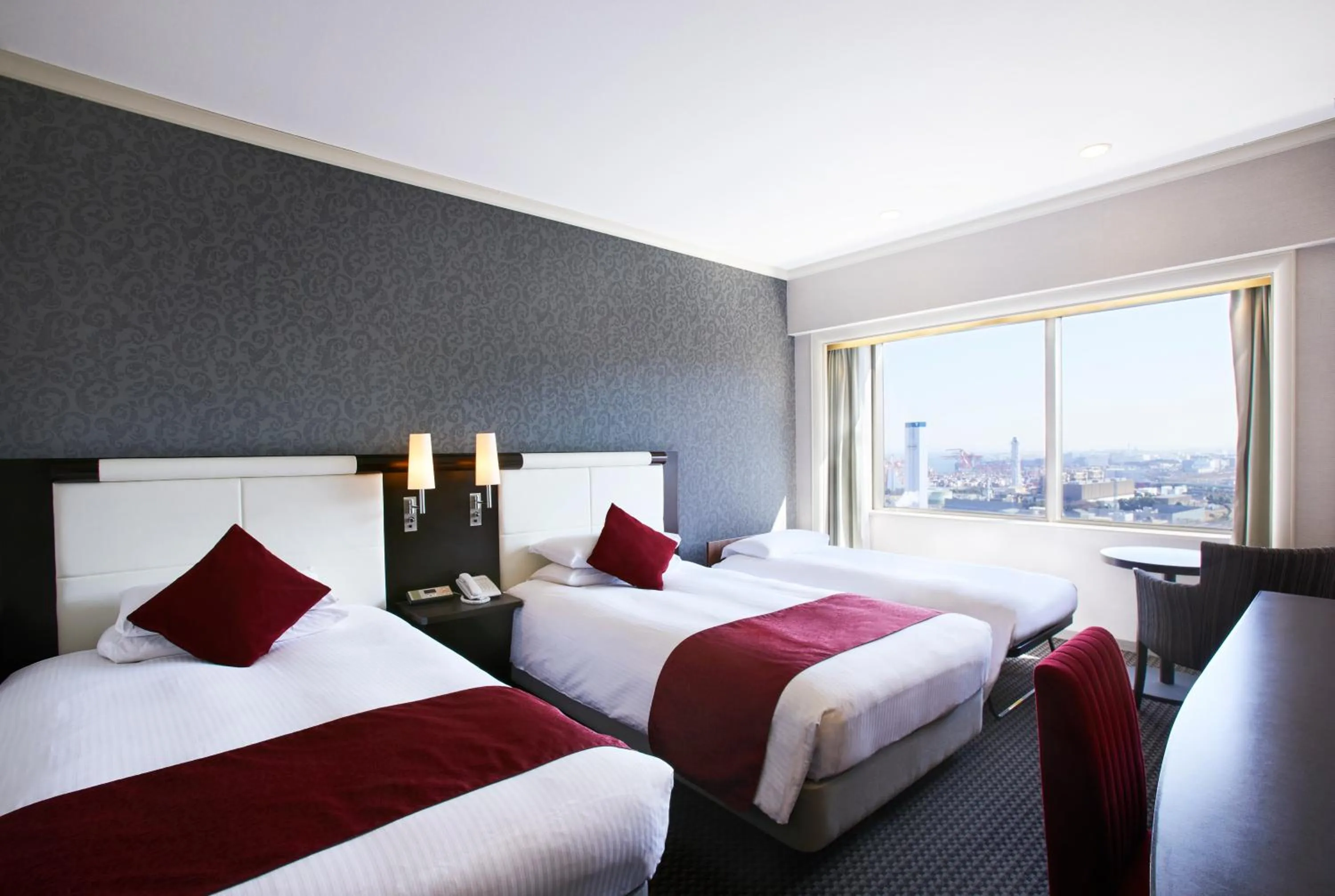 Bed in Dai-ichi Hotel Tokyo Seafort