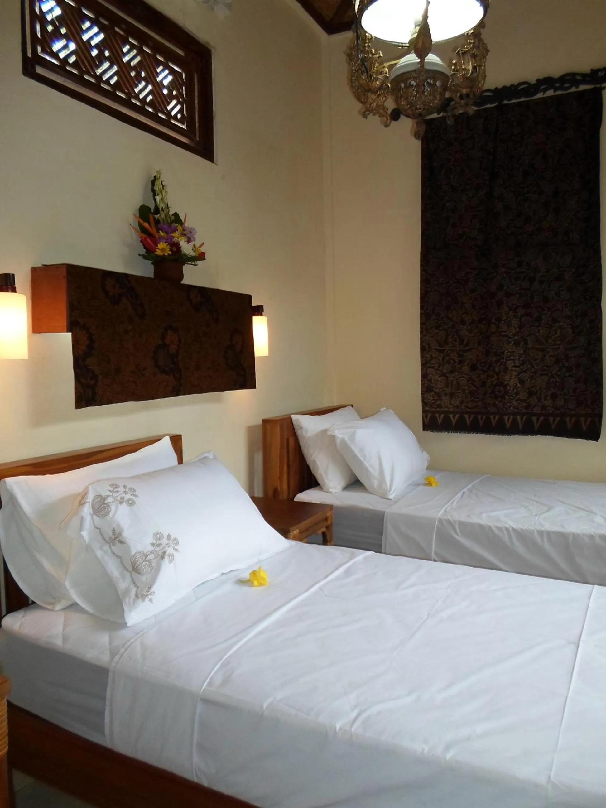 Bedroom, Bed in Lily Lane Villas