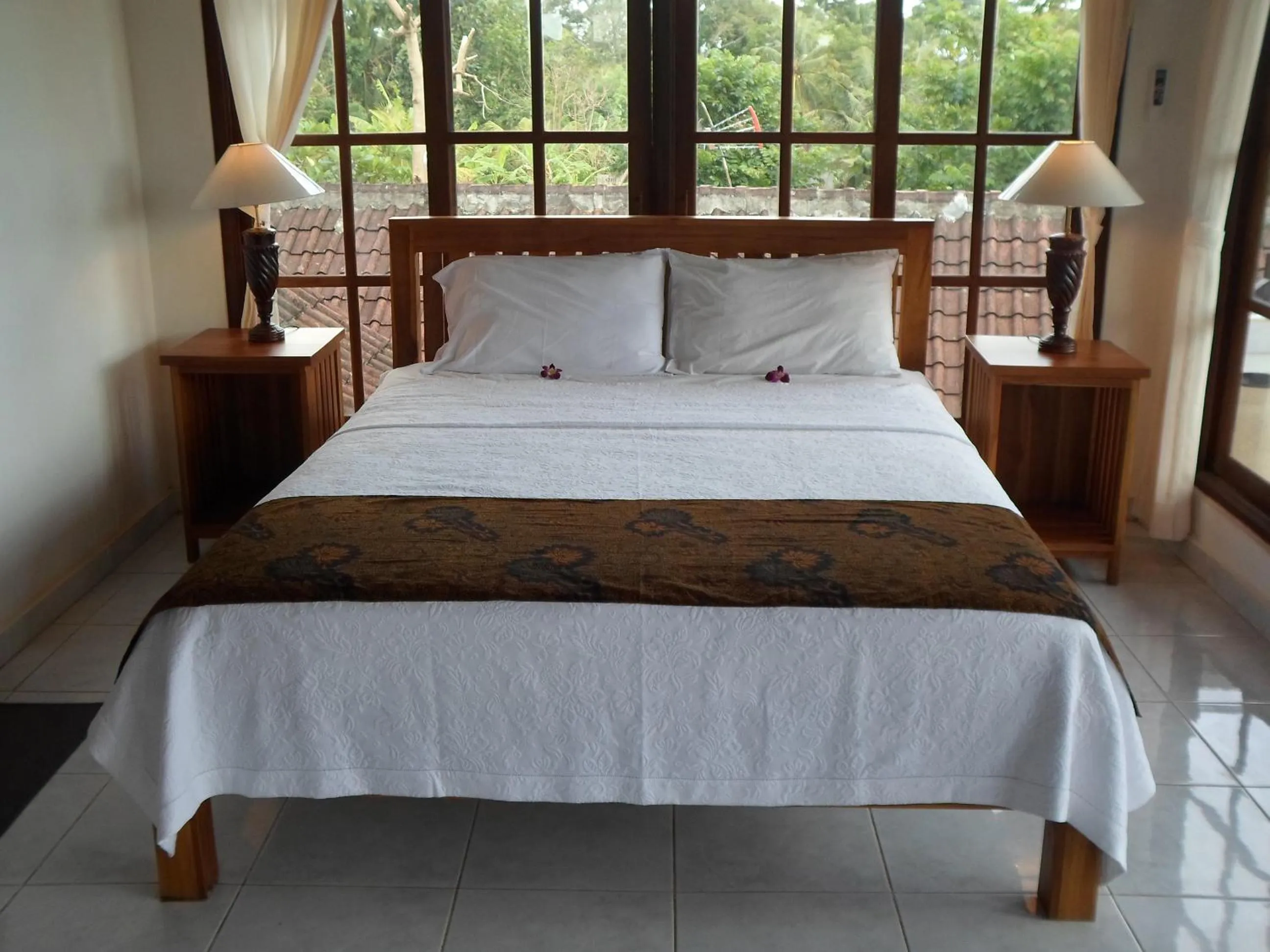 Bedroom, Bed in Lily Lane Villas