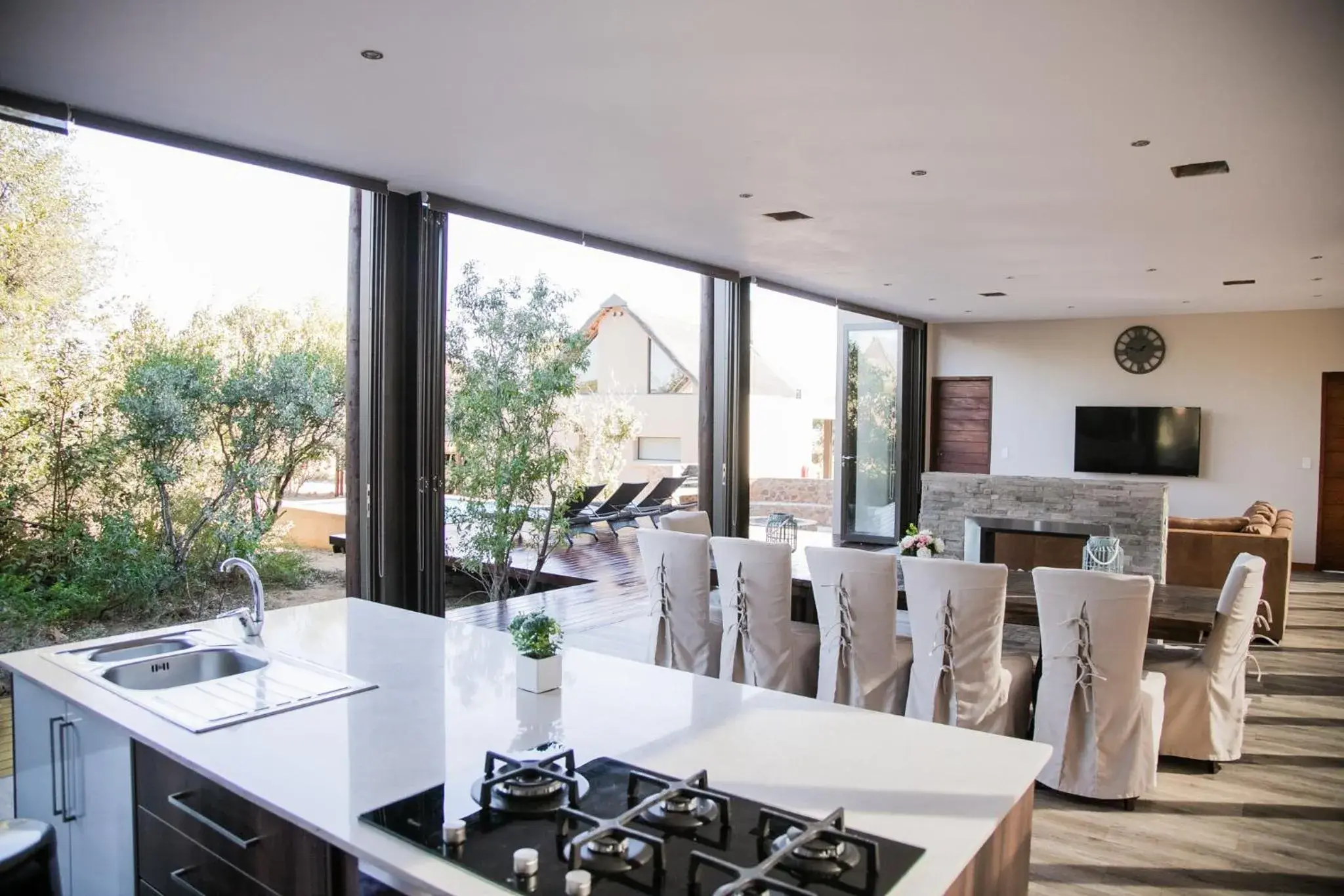 Deluxe King Suite in Kuwisa Lodge Deluxe King Suite in Kuwisa Lodge