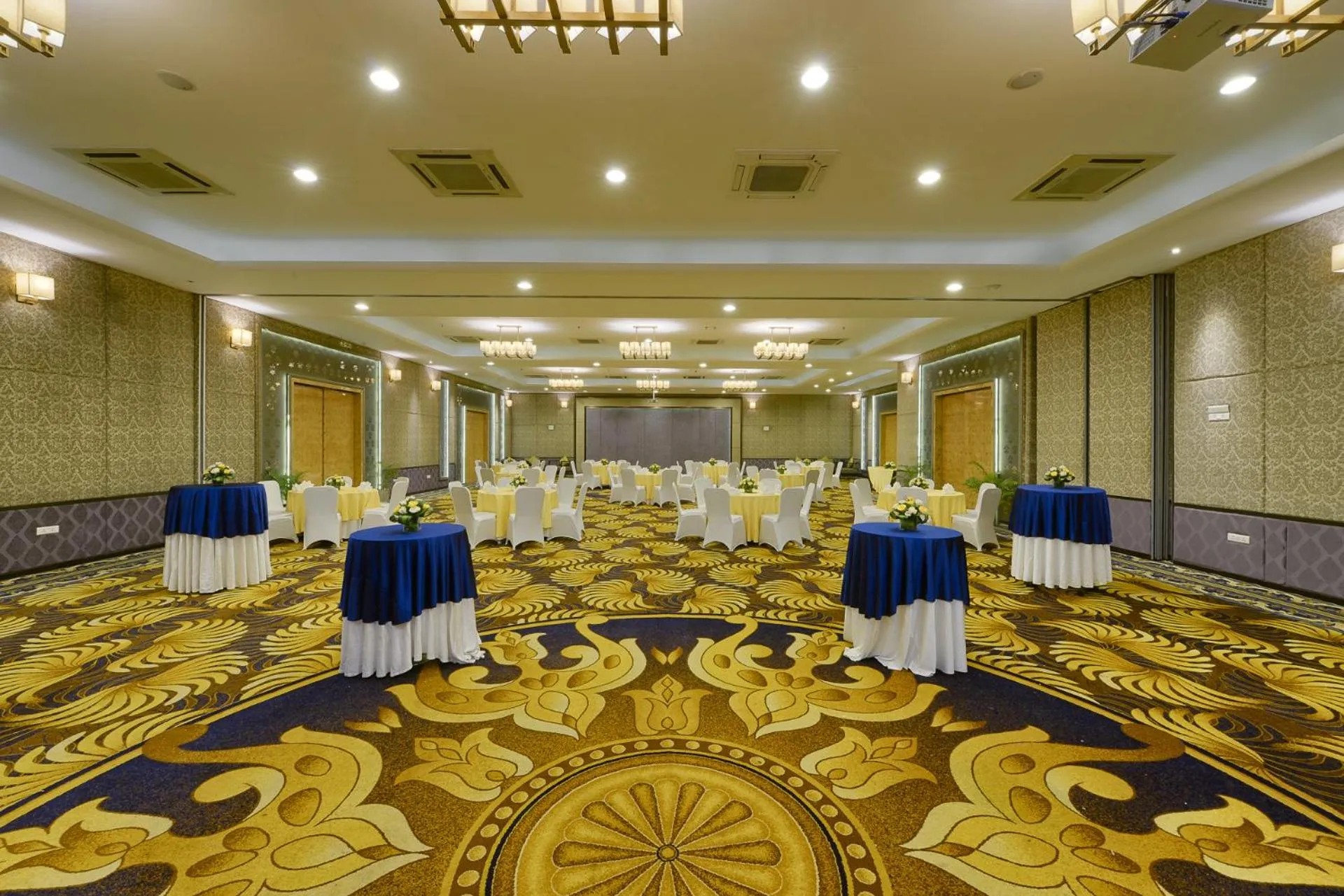 Banquet/Function facilities in Davanam Sarovar Portico Suites