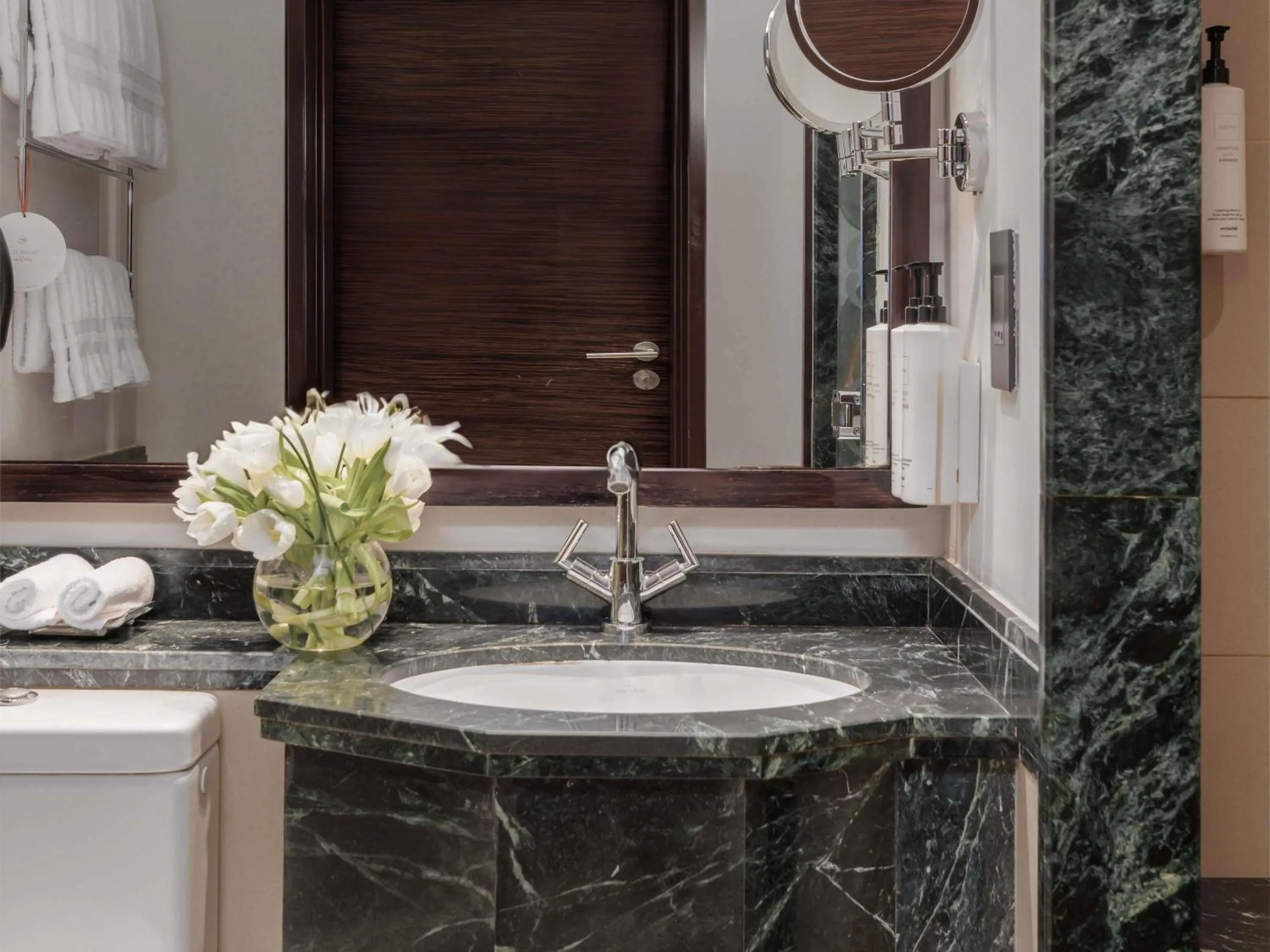 Bedroom in Swissotel Makkah