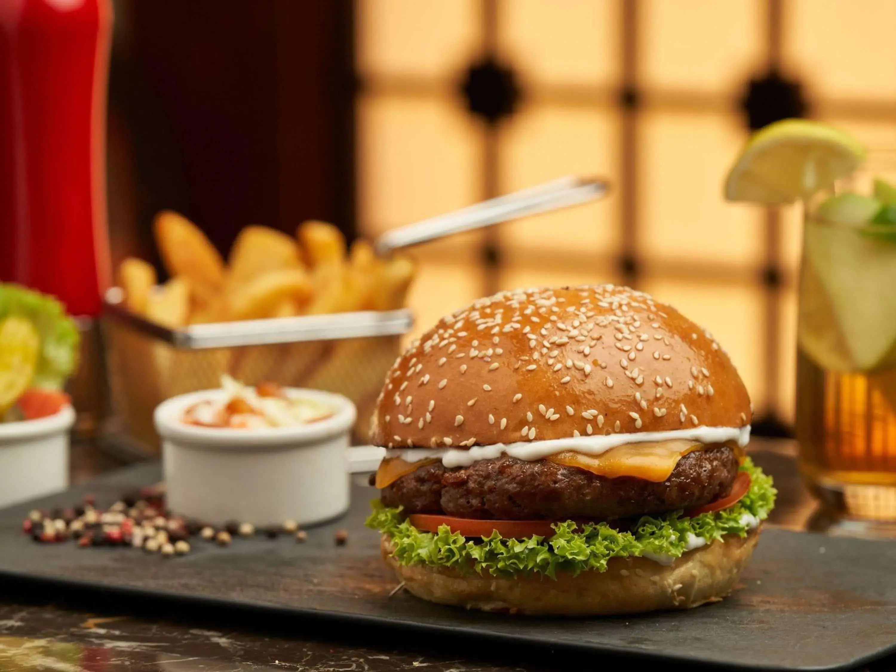 Lounge or bar in Swissotel Makkah Lounge or bar in Swissotel Makkah