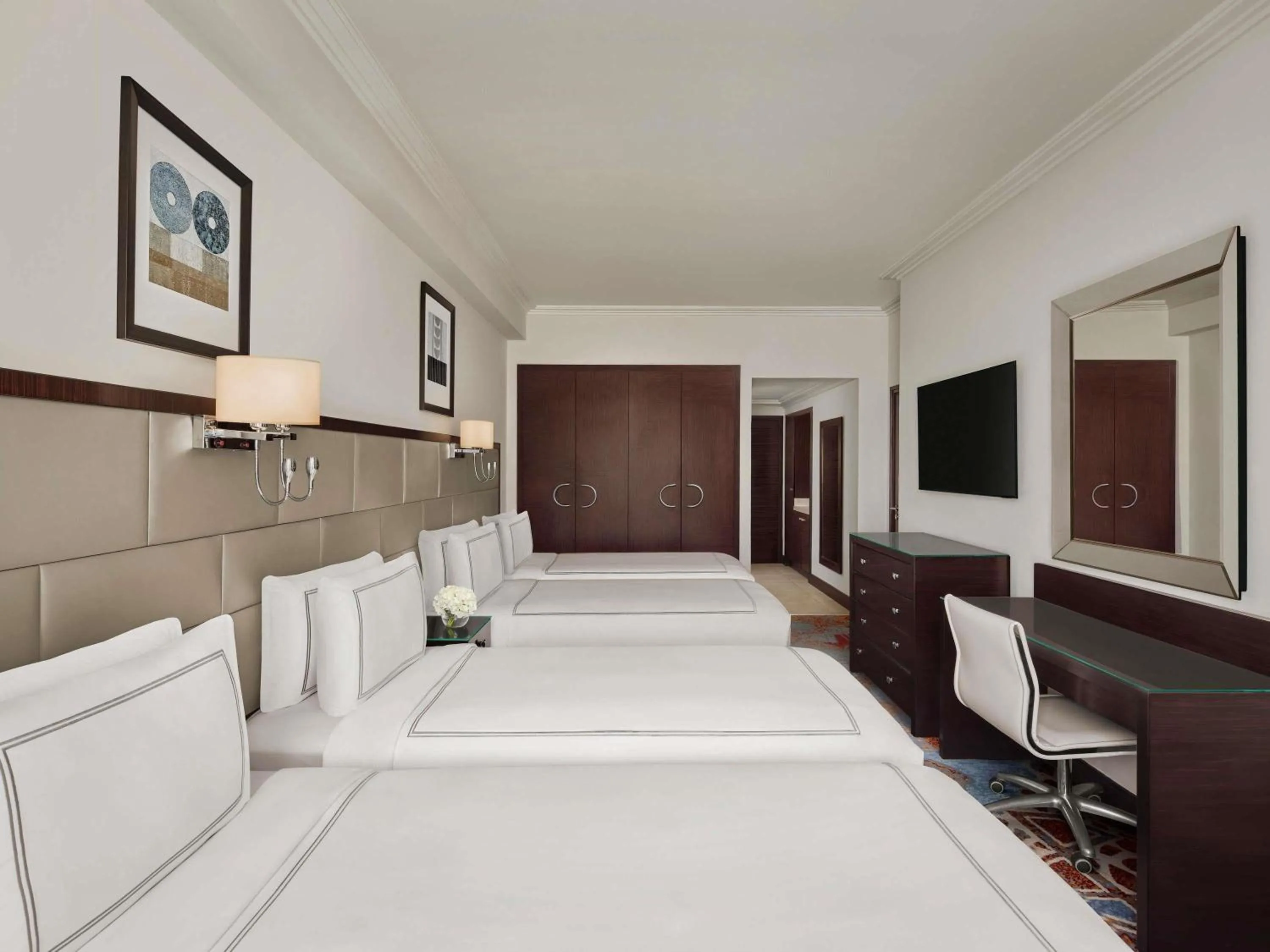 Bedroom, Bed in Swissotel Makkah