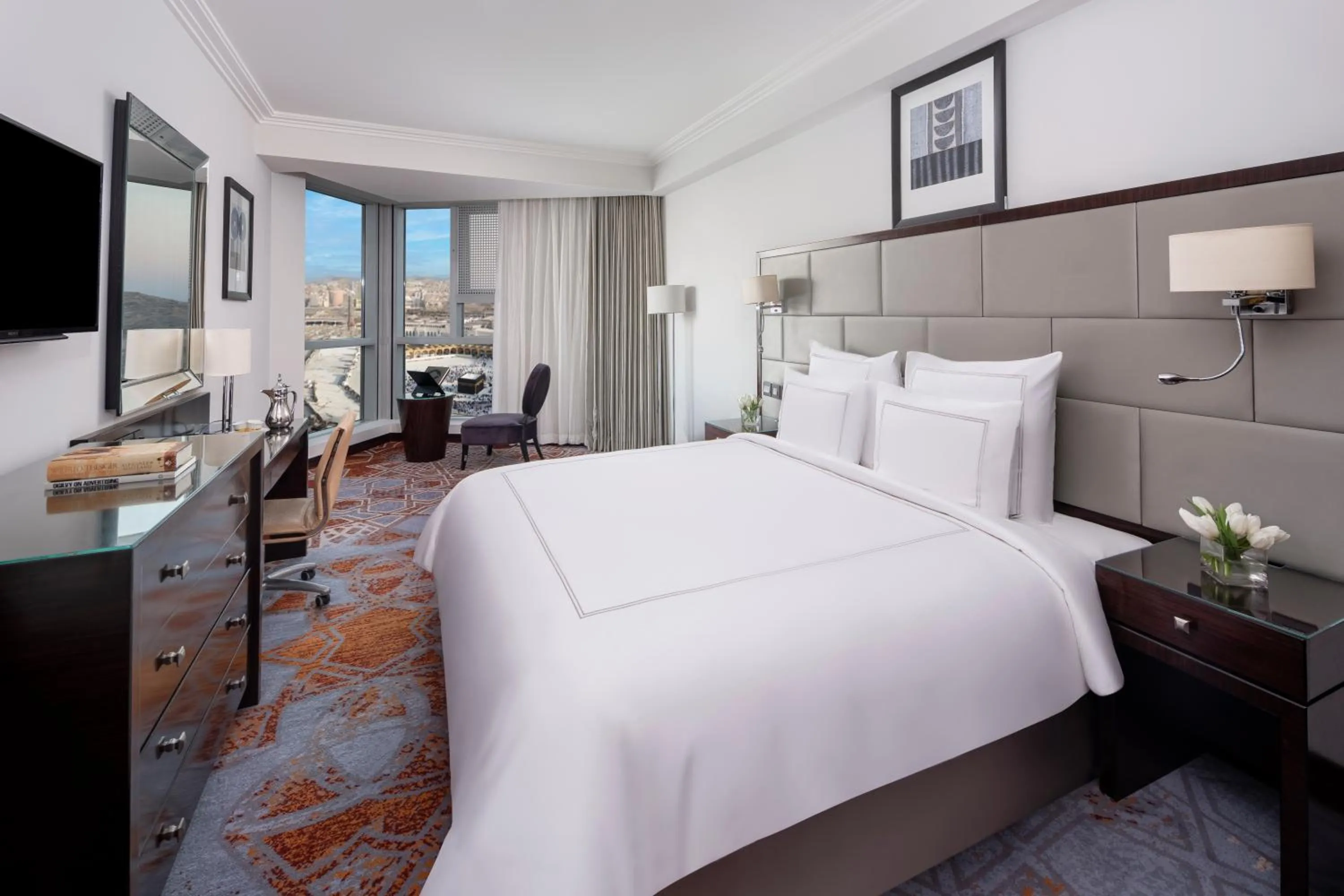 Bedroom, Bed in Swissotel Makkah