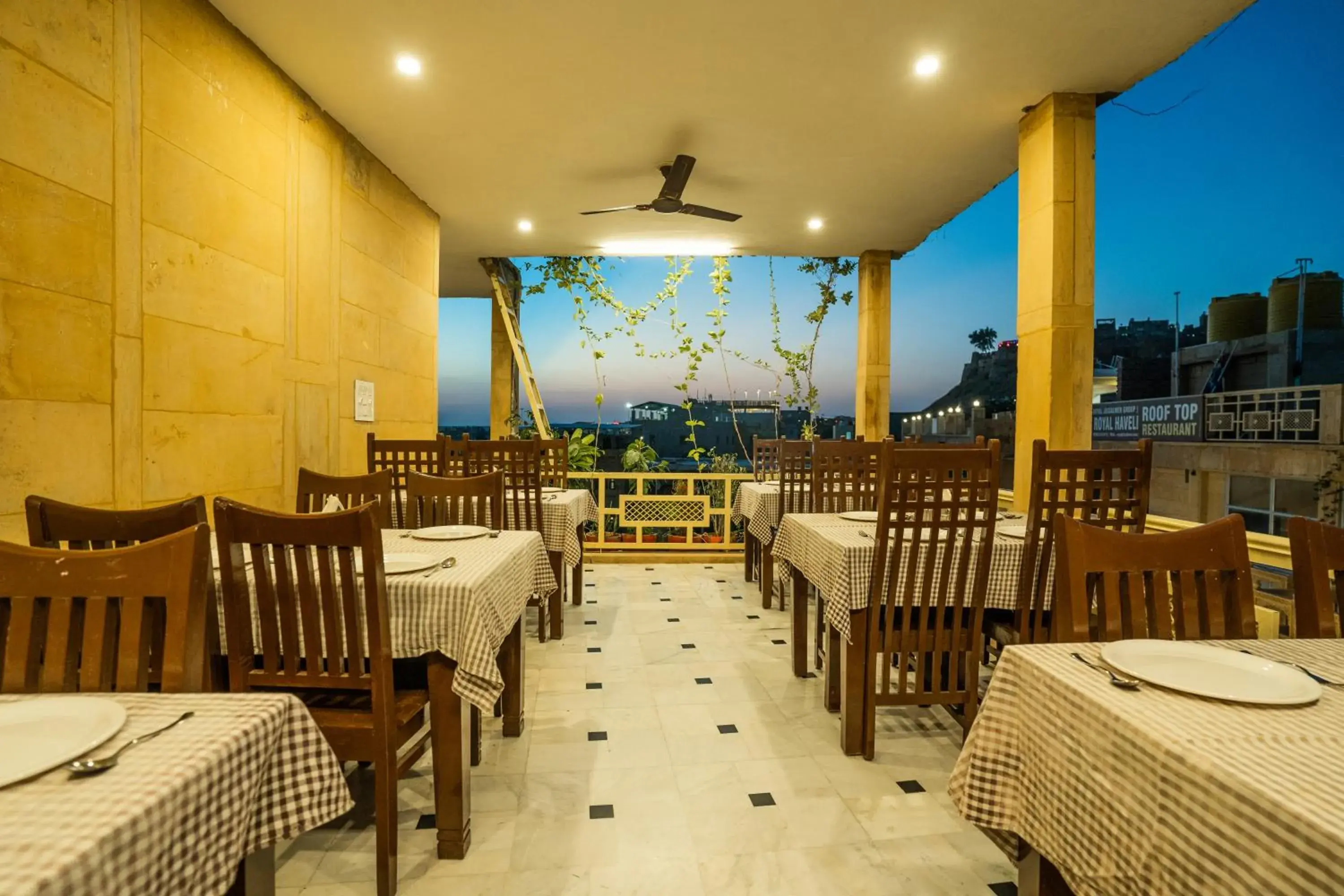Restaurant/places to eat in Hotel Royal Villa Jaisalmer Restaurant/places to eat in Hotel Royal Villa Jaisalmer