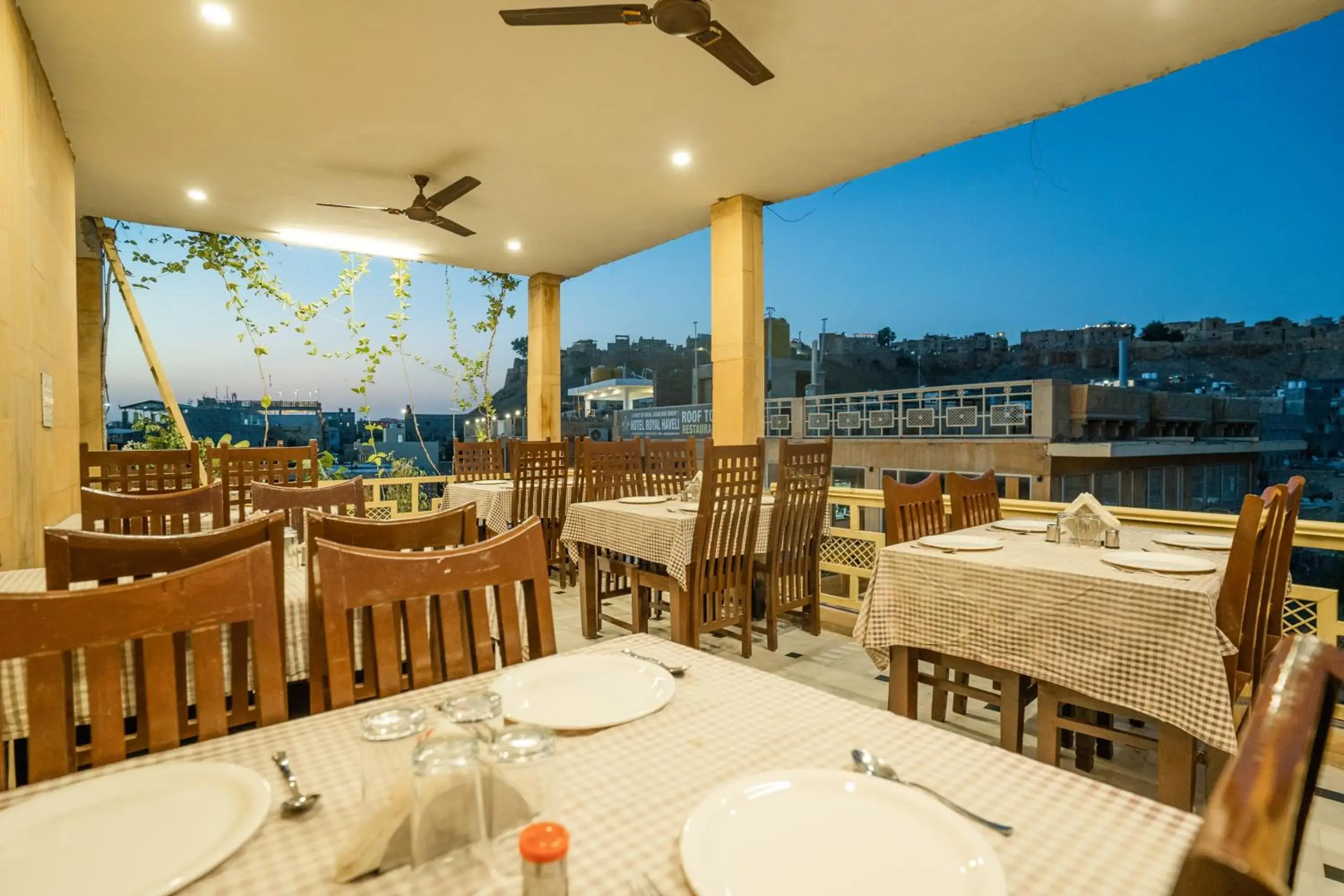 Restaurant/places to eat in Hotel Royal Villa Jaisalmer Restaurant/places to eat in Hotel Royal Villa Jaisalmer