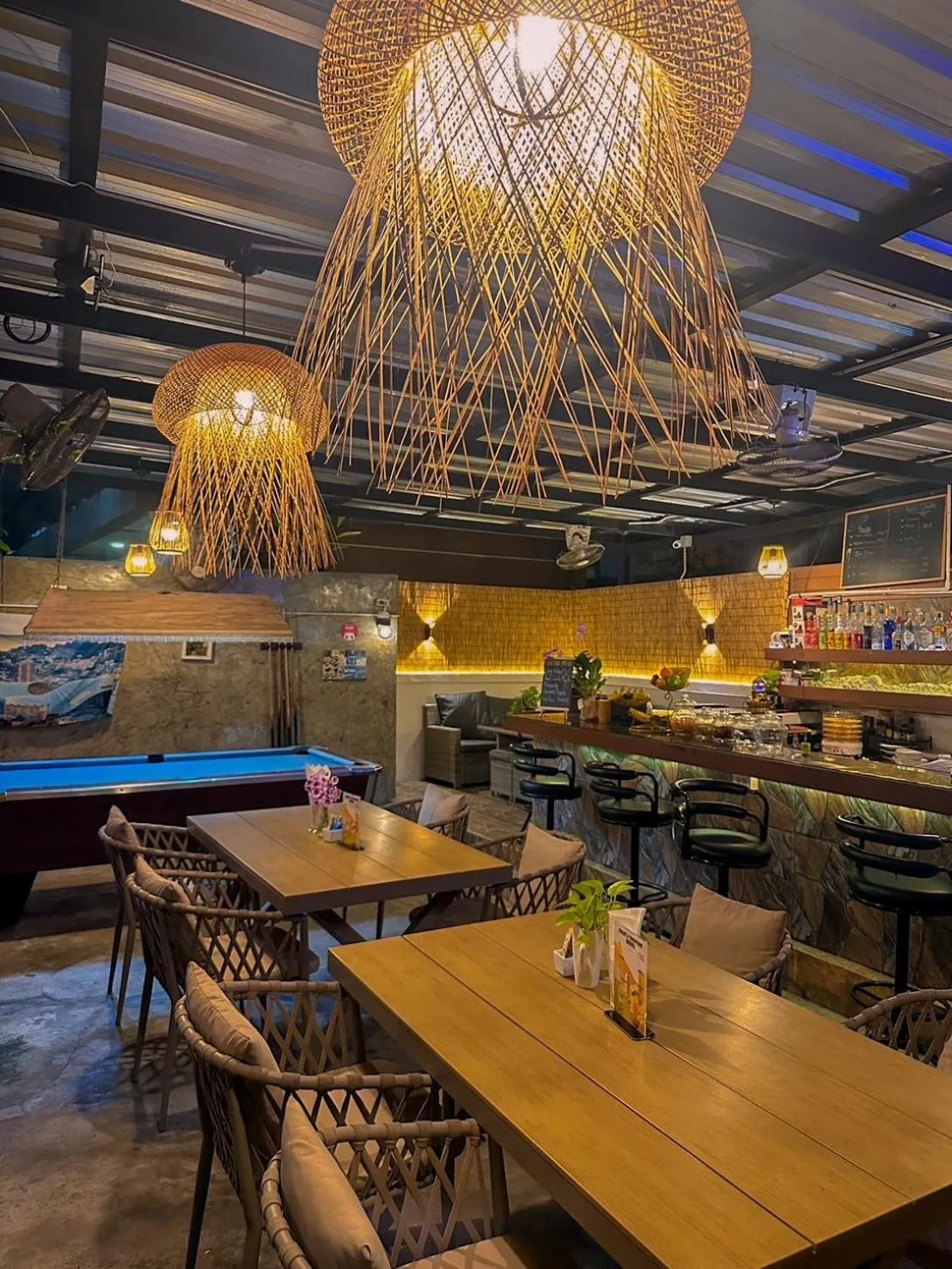 Restaurant/places to eat in The Villa Residences Resort