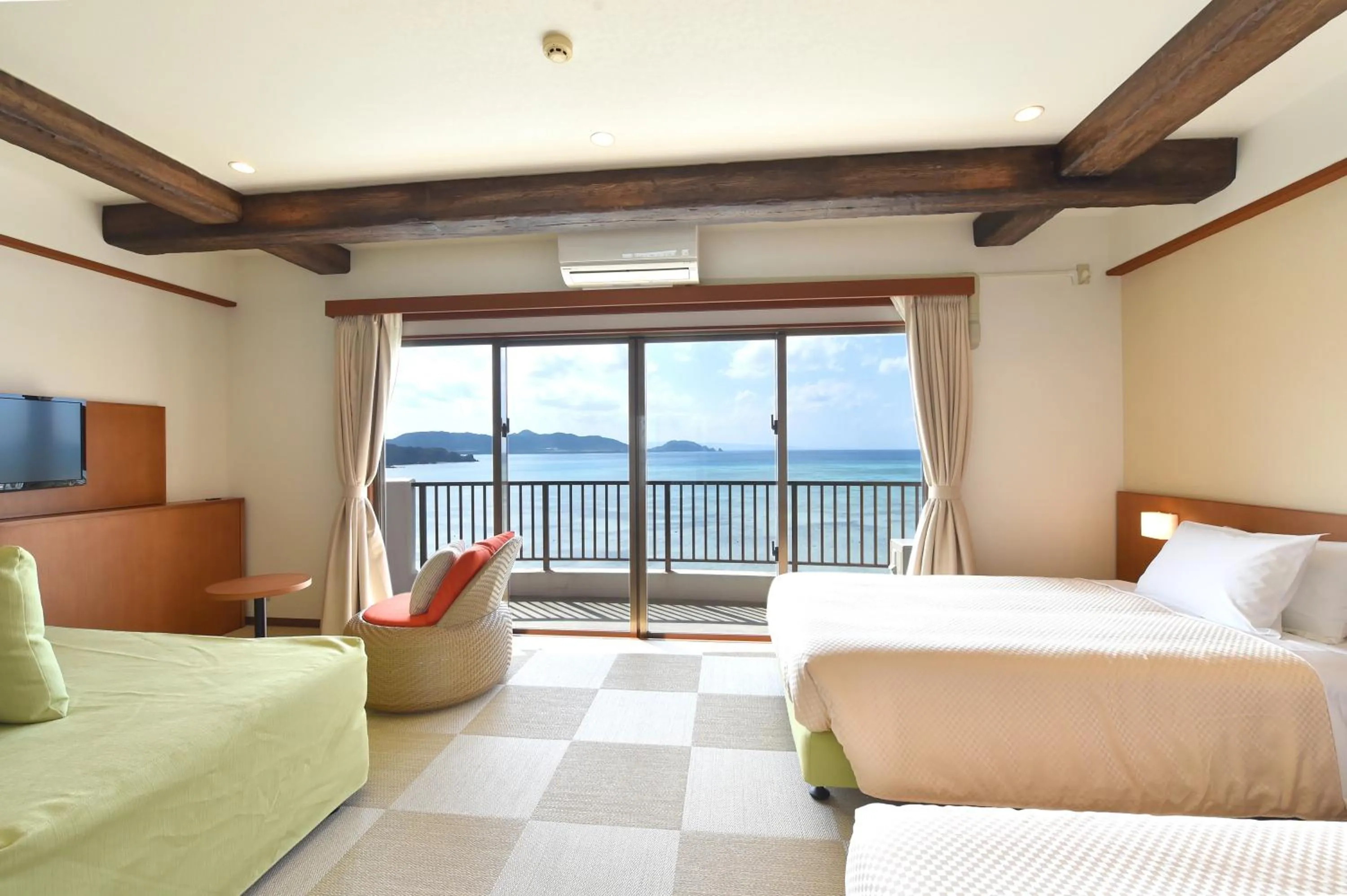 Sea view, Bed in Ishigaki Seaside Hotel