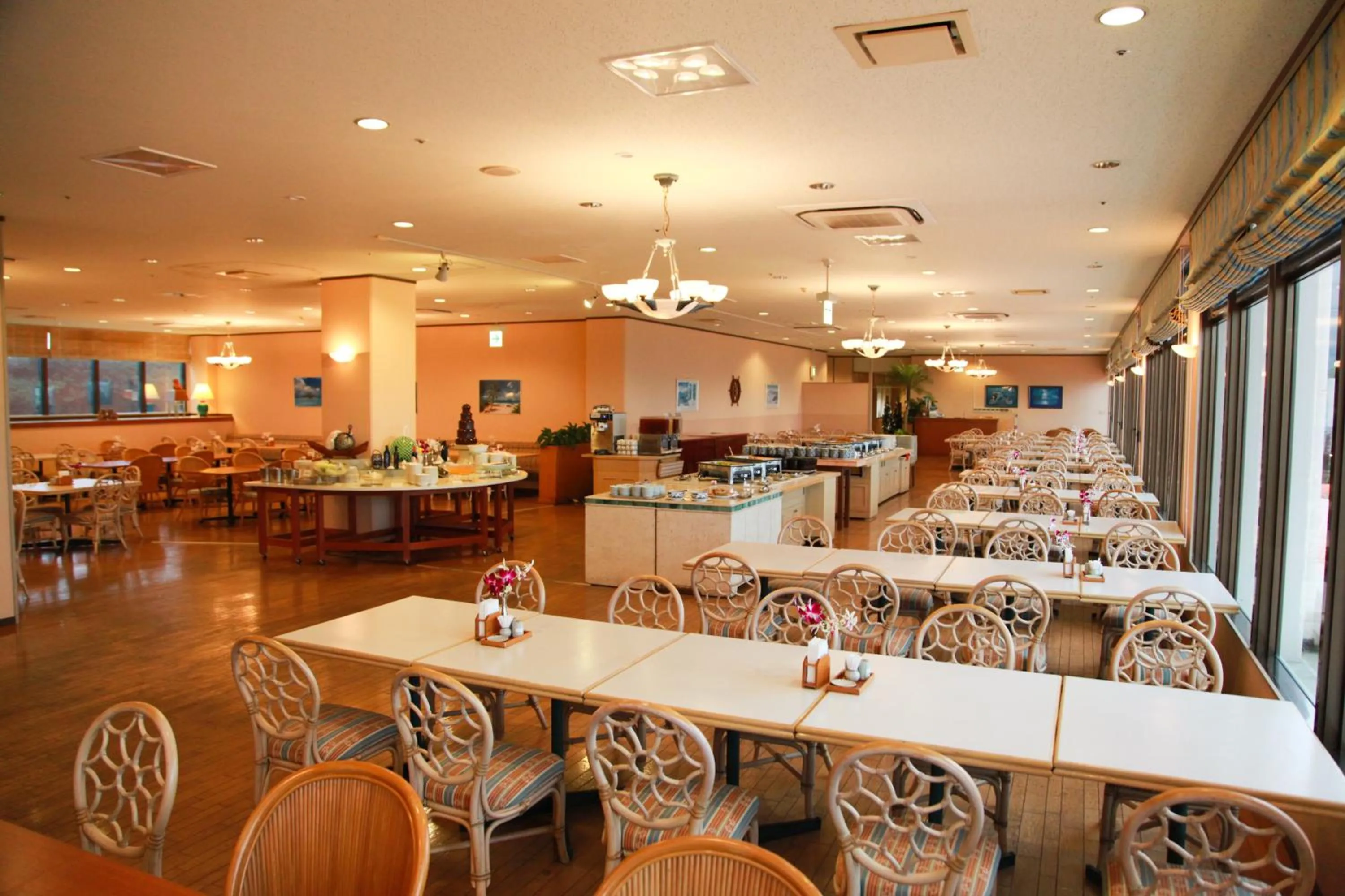 Restaurant/places to eat in Ishigaki Seaside Hotel