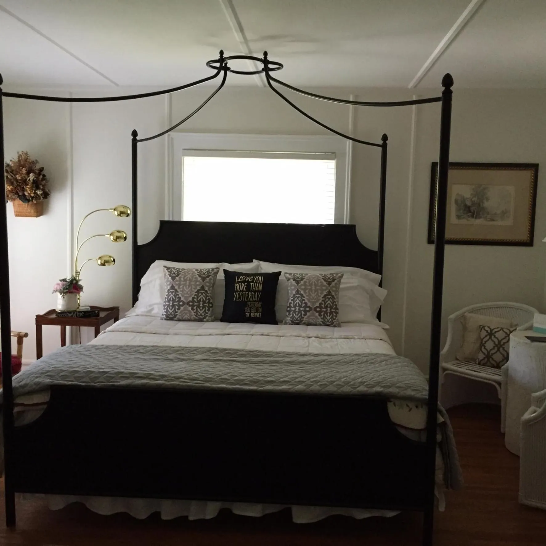 Bed in 18 Vine Inn & Carriage House