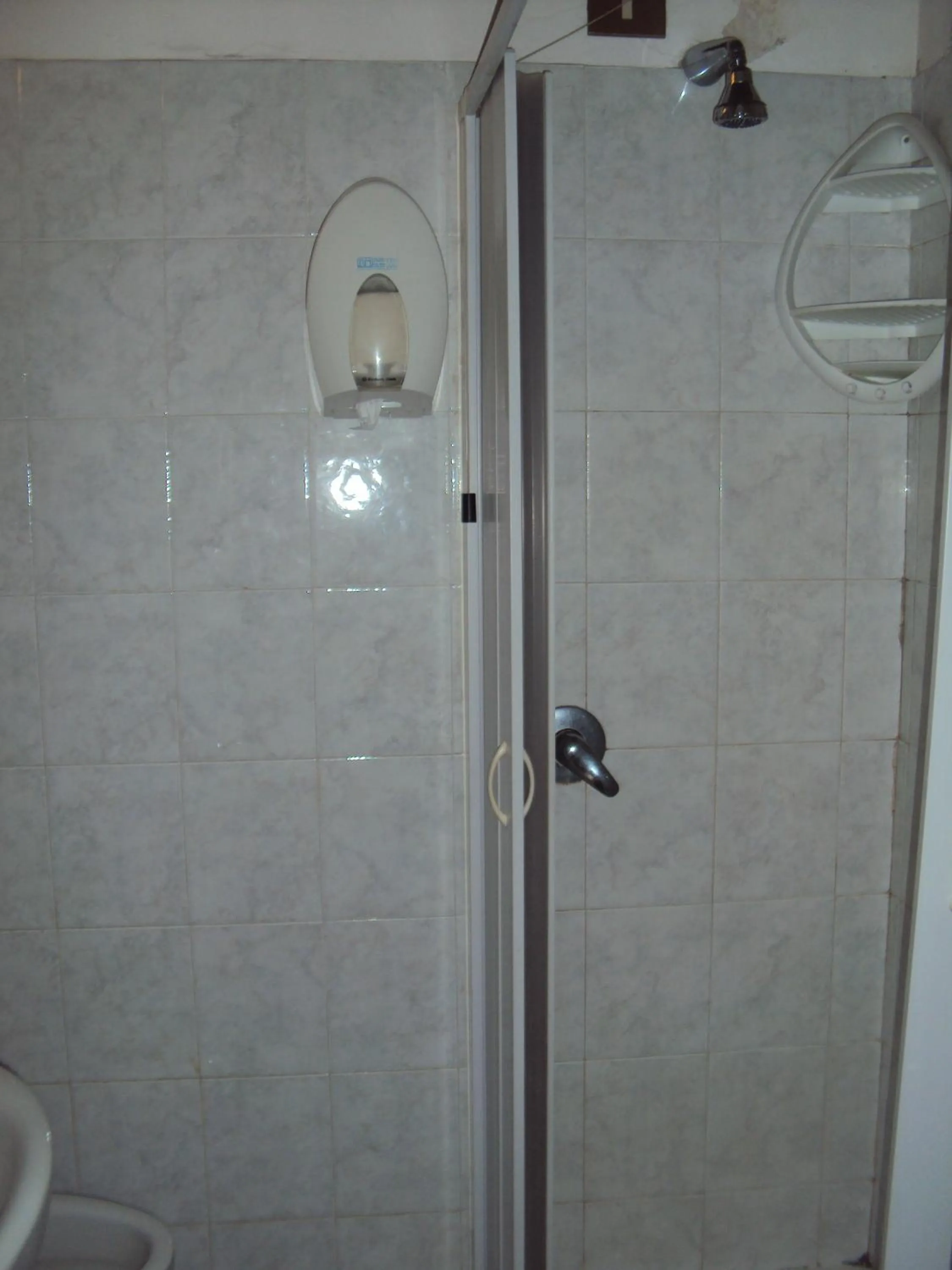 Shower in Hotel Mirage