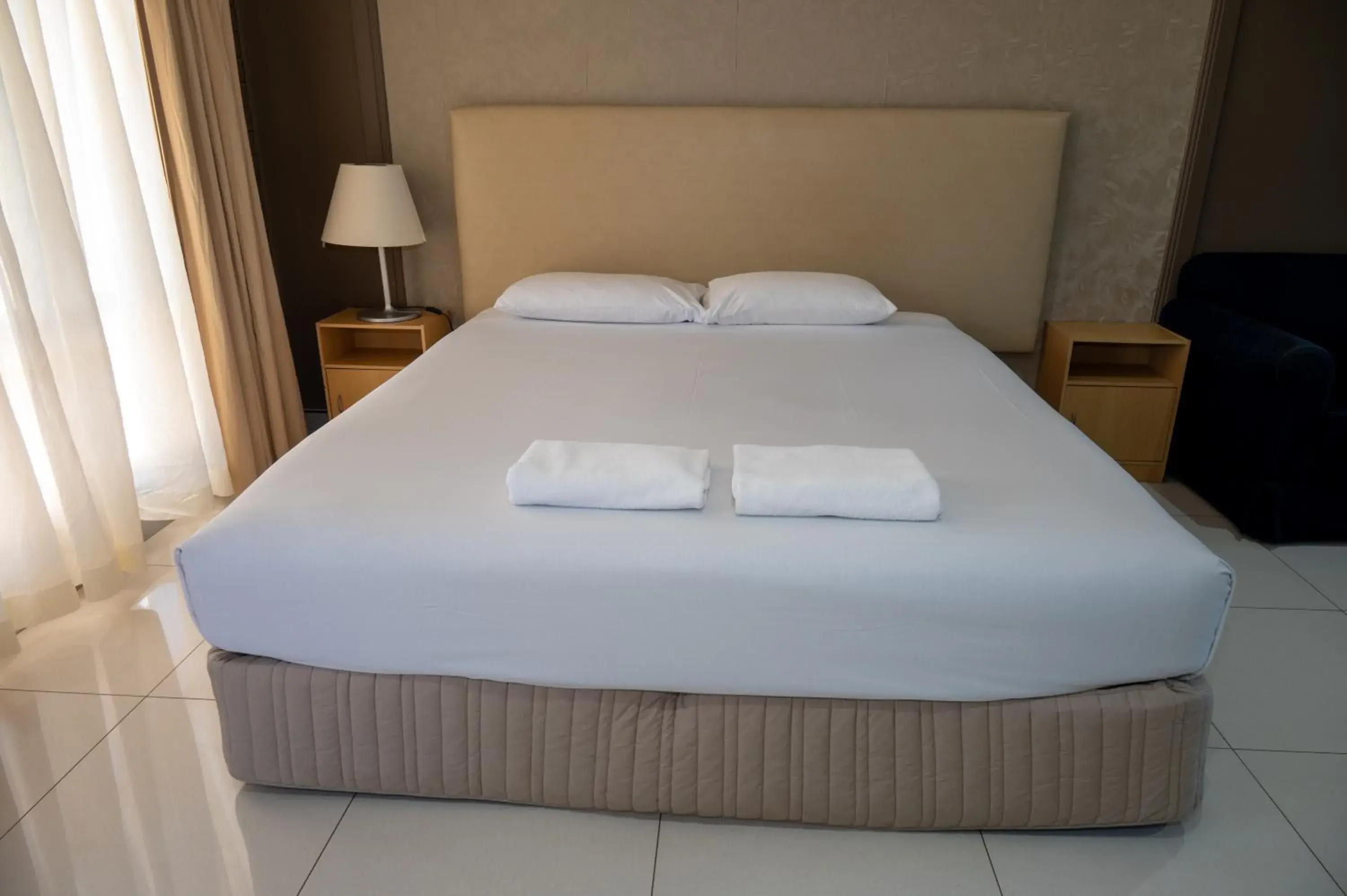 King Room Deluxe in Tumut Valley Motel Pet Friendly King Room Deluxe in Tumut Valley Motel Pet Friendly