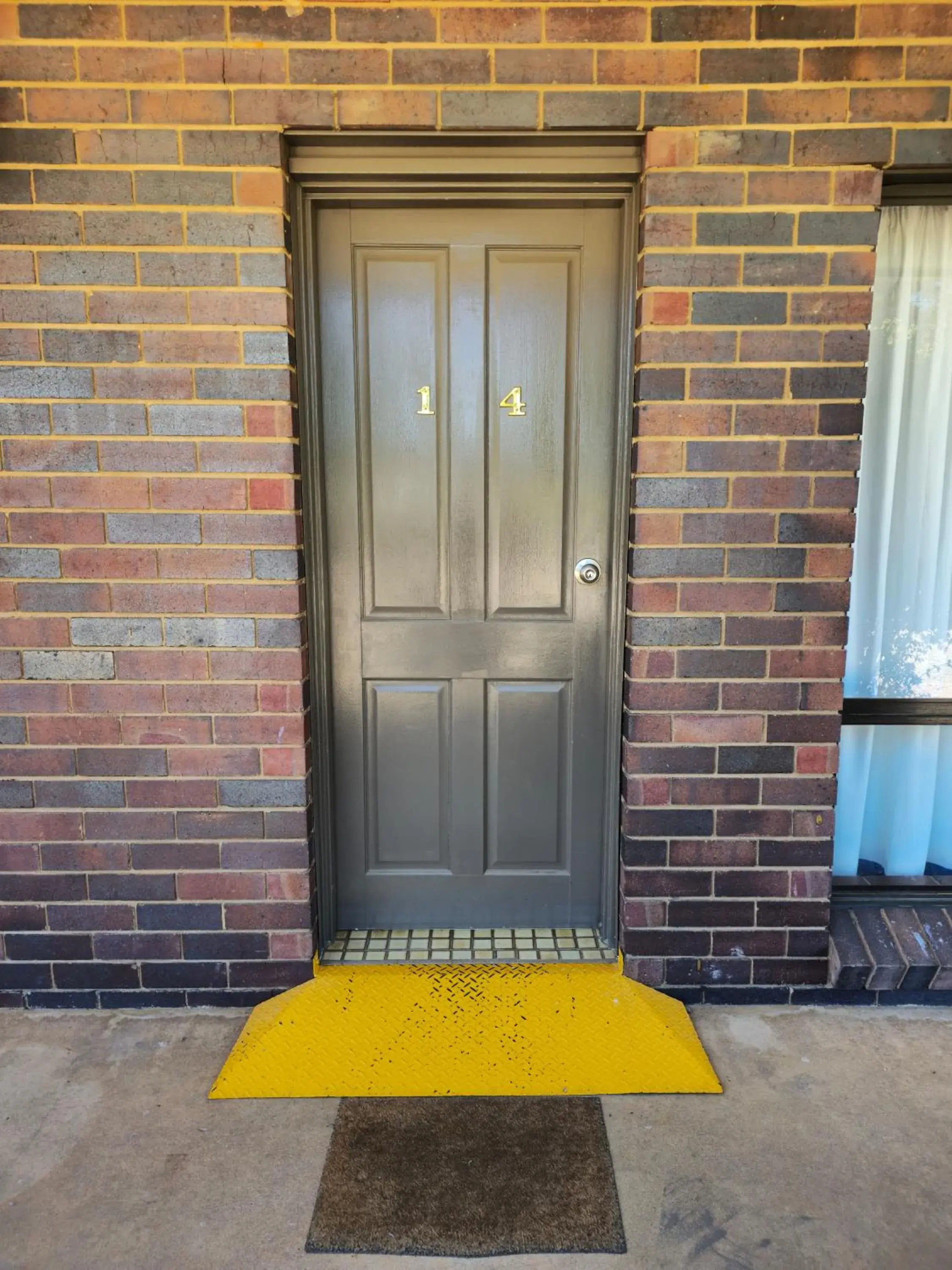 Queen Room - Disability Access in Tumut Valley Motel Pet Friendly Queen Room - Disability Access in Tumut Valley Motel Pet Friendly