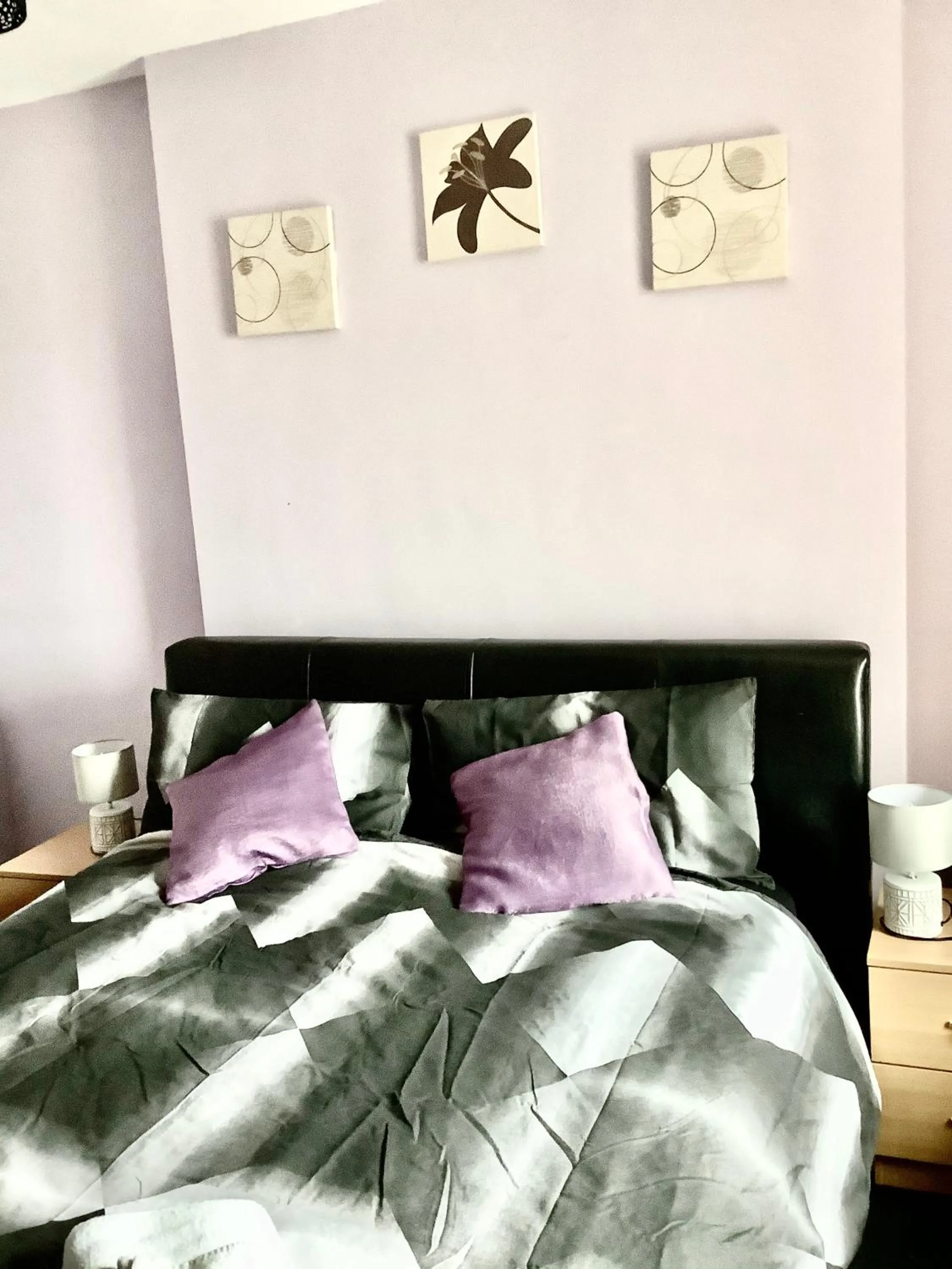 Bedroom, Bed in Heddfan (Place of Peace)