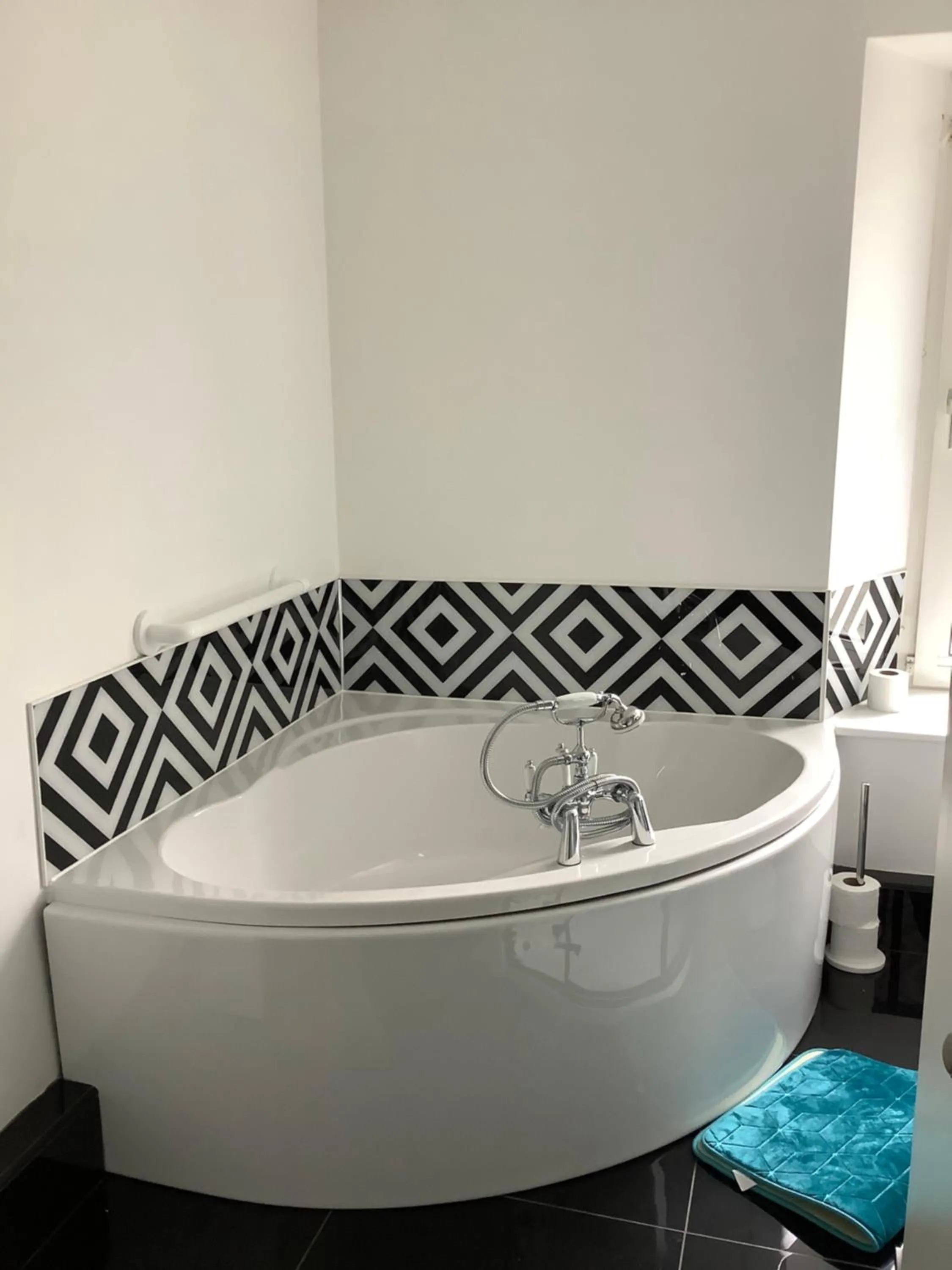 Bathroom in Heddfan (Place of Peace)