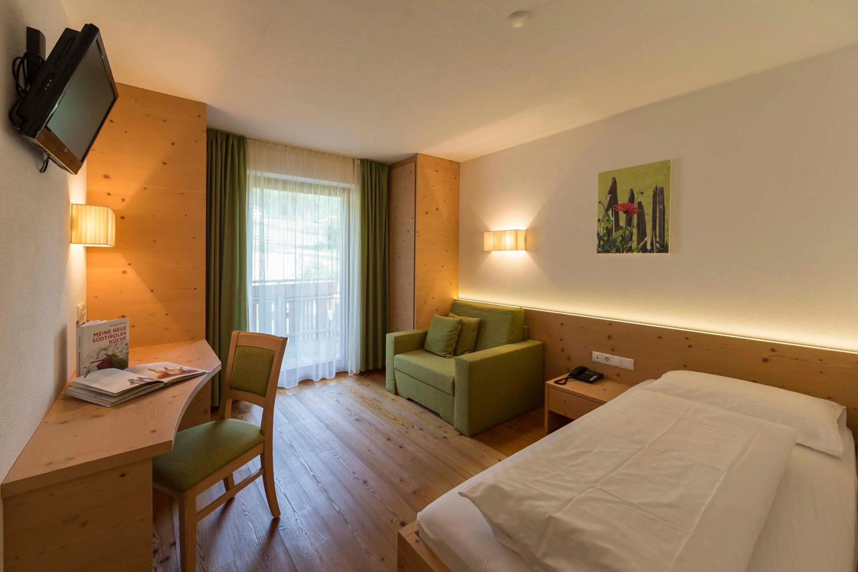 Photo of the whole room, Bed in Hotel Foestlerhof