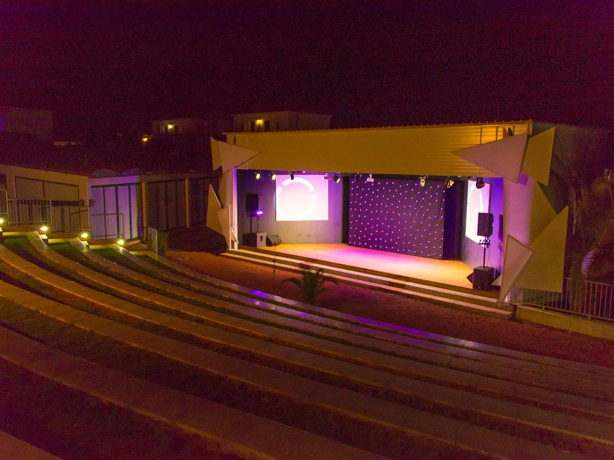 Evening entertainment in Sunrise Village Beach Hotel