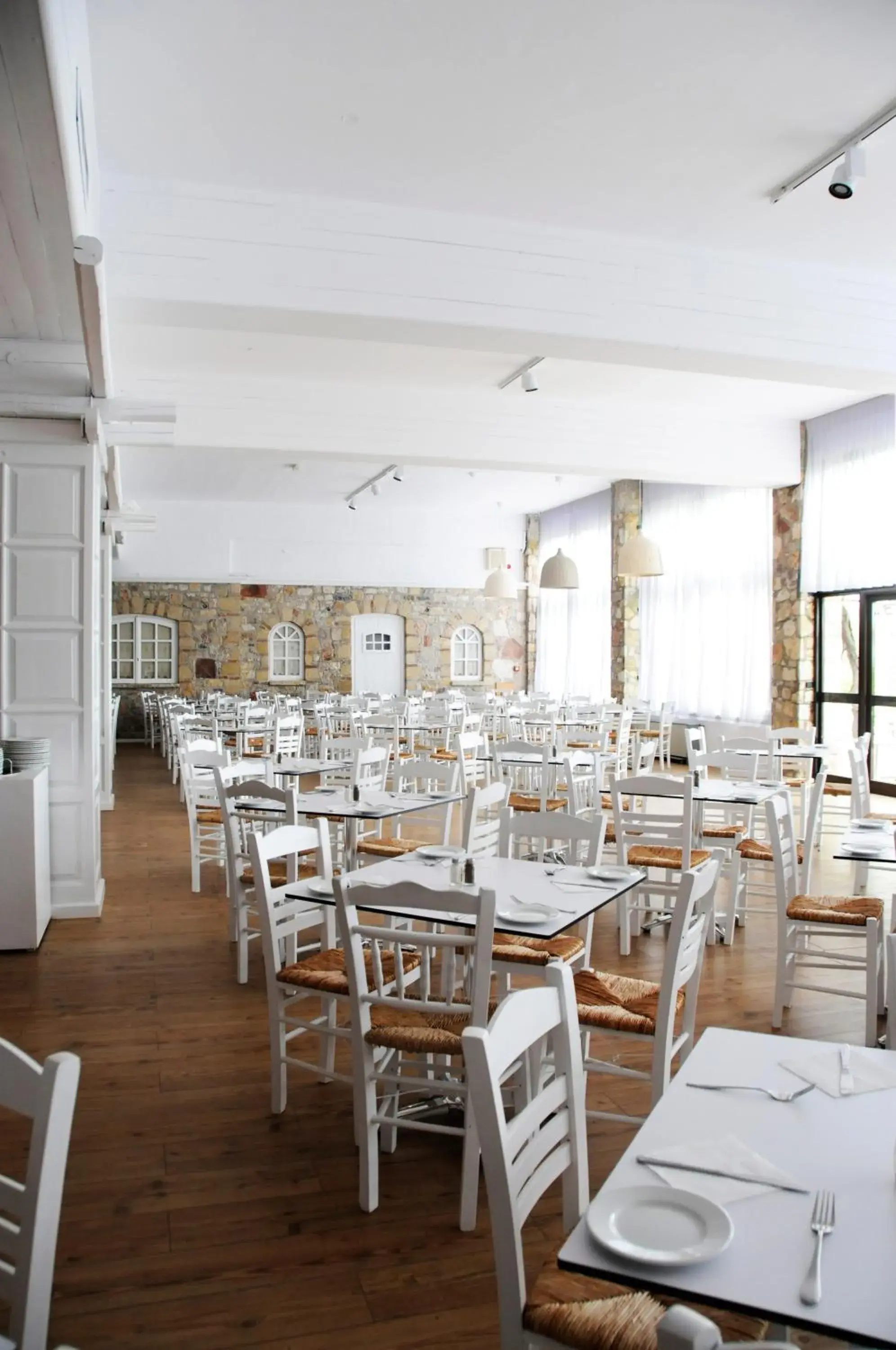 Restaurant/places to eat in Sunrise Village Beach Hotel Restaurant/places to eat in Sunrise Village Beach Hotel