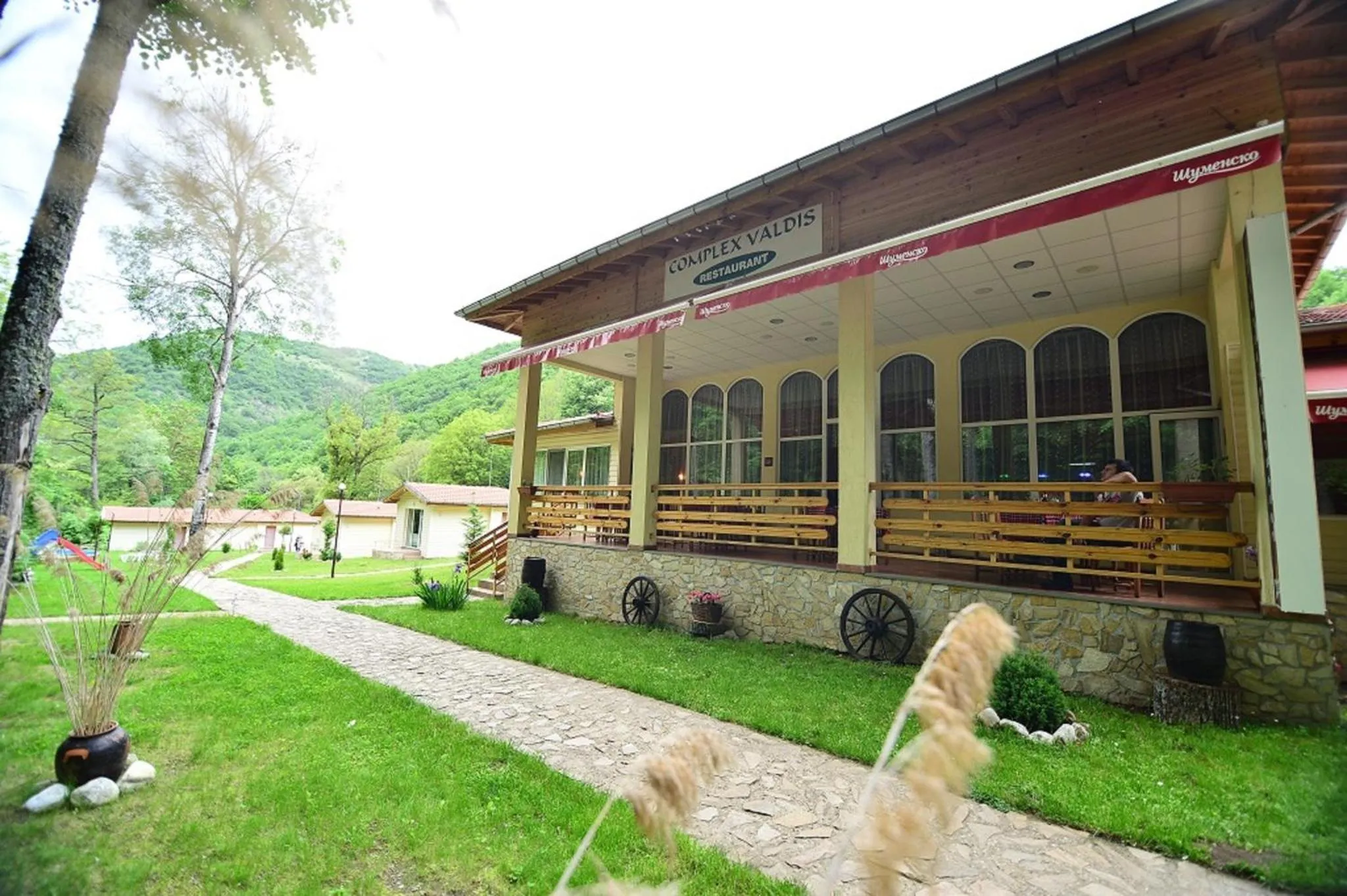 Restaurant/places to eat in Hotel Valdis