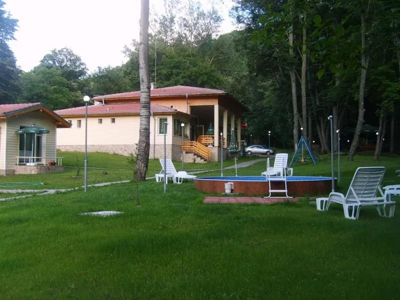 Restaurant/places to eat in Hotel Valdis