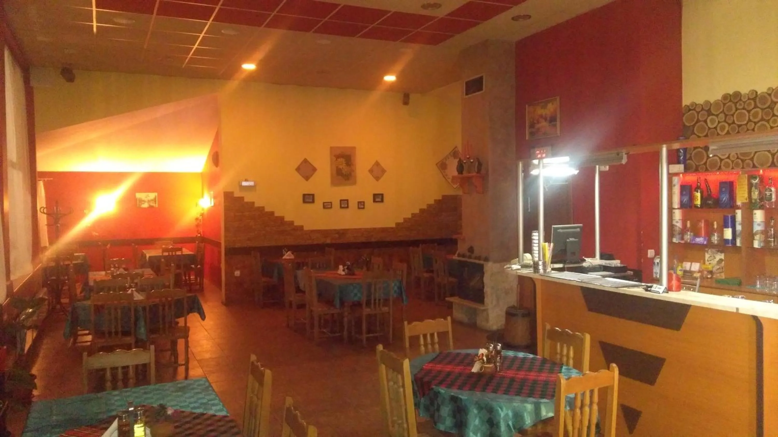 Restaurant/places to eat in Hotel Valdis