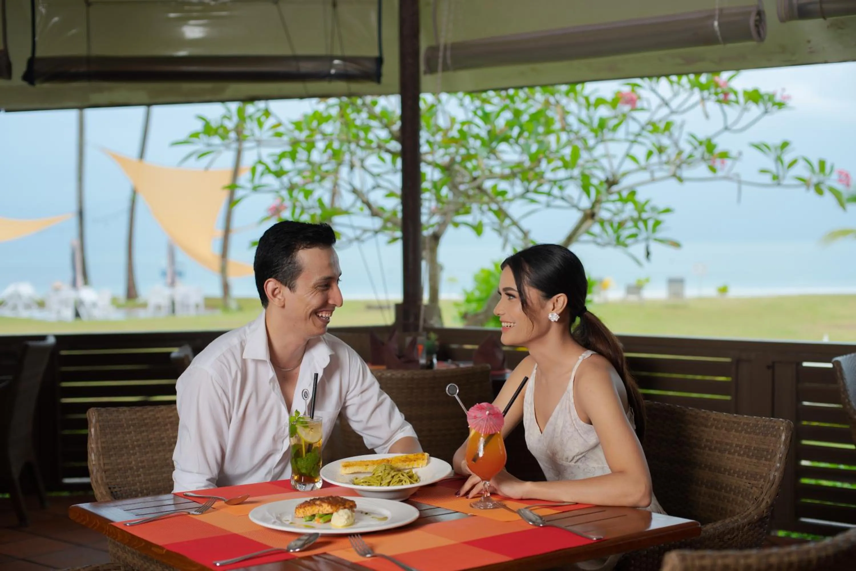 Restaurant/places to eat in Indra Maya Pool Villas