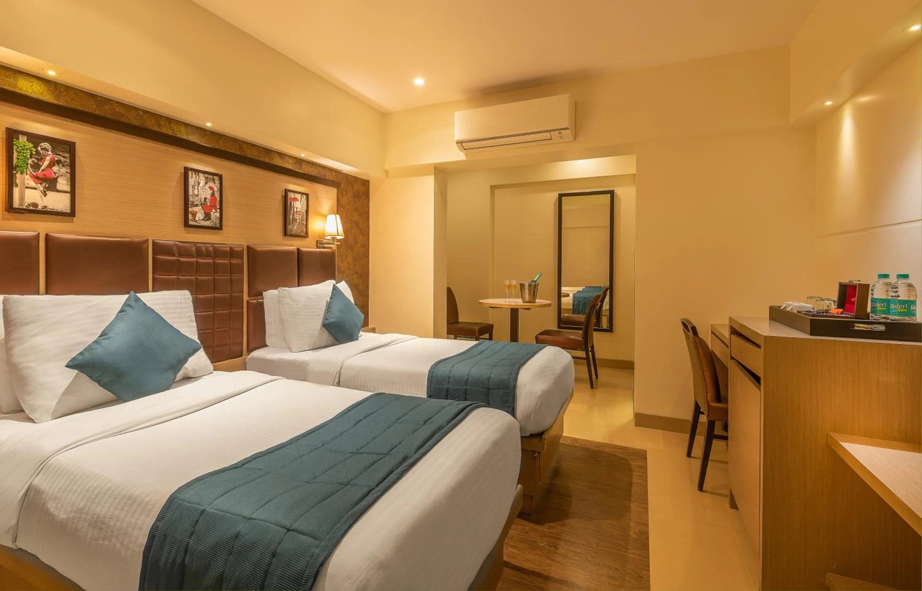 Photo of the whole room, Bed in Hotel Oriental Aster - Mumbai International Airport