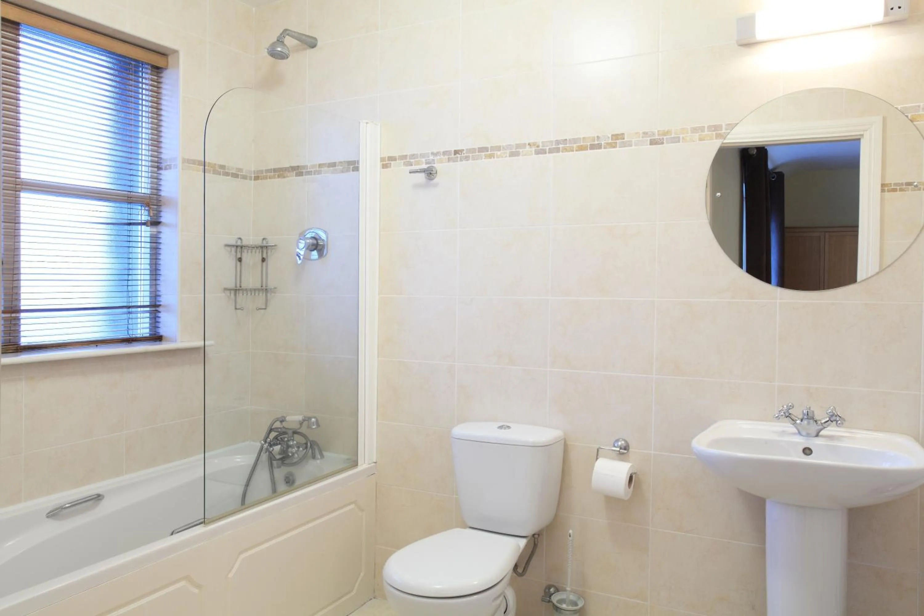 Toilet in O'Donnabhain's