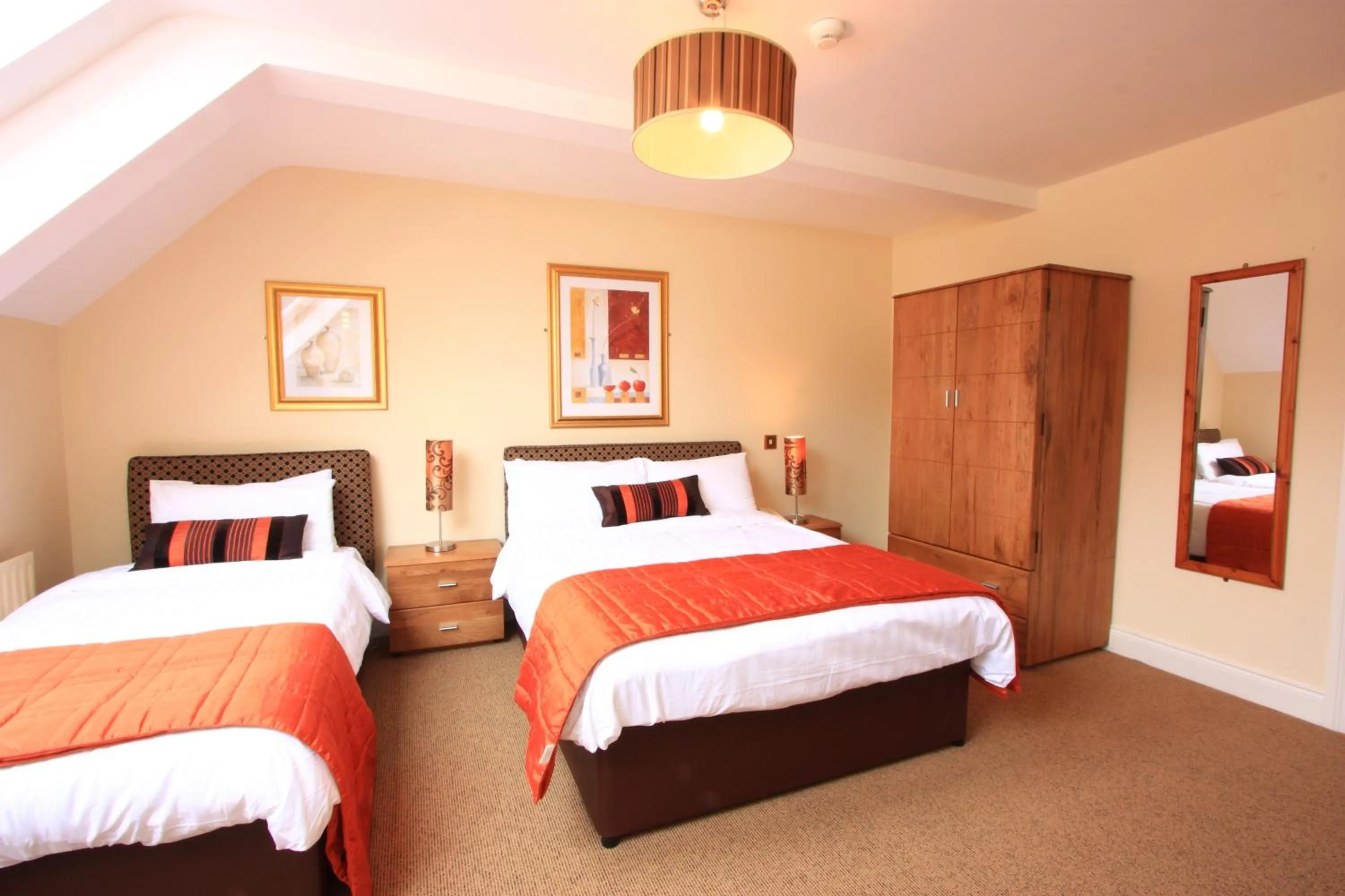 Bedroom, Bed in O'Donnabhain's