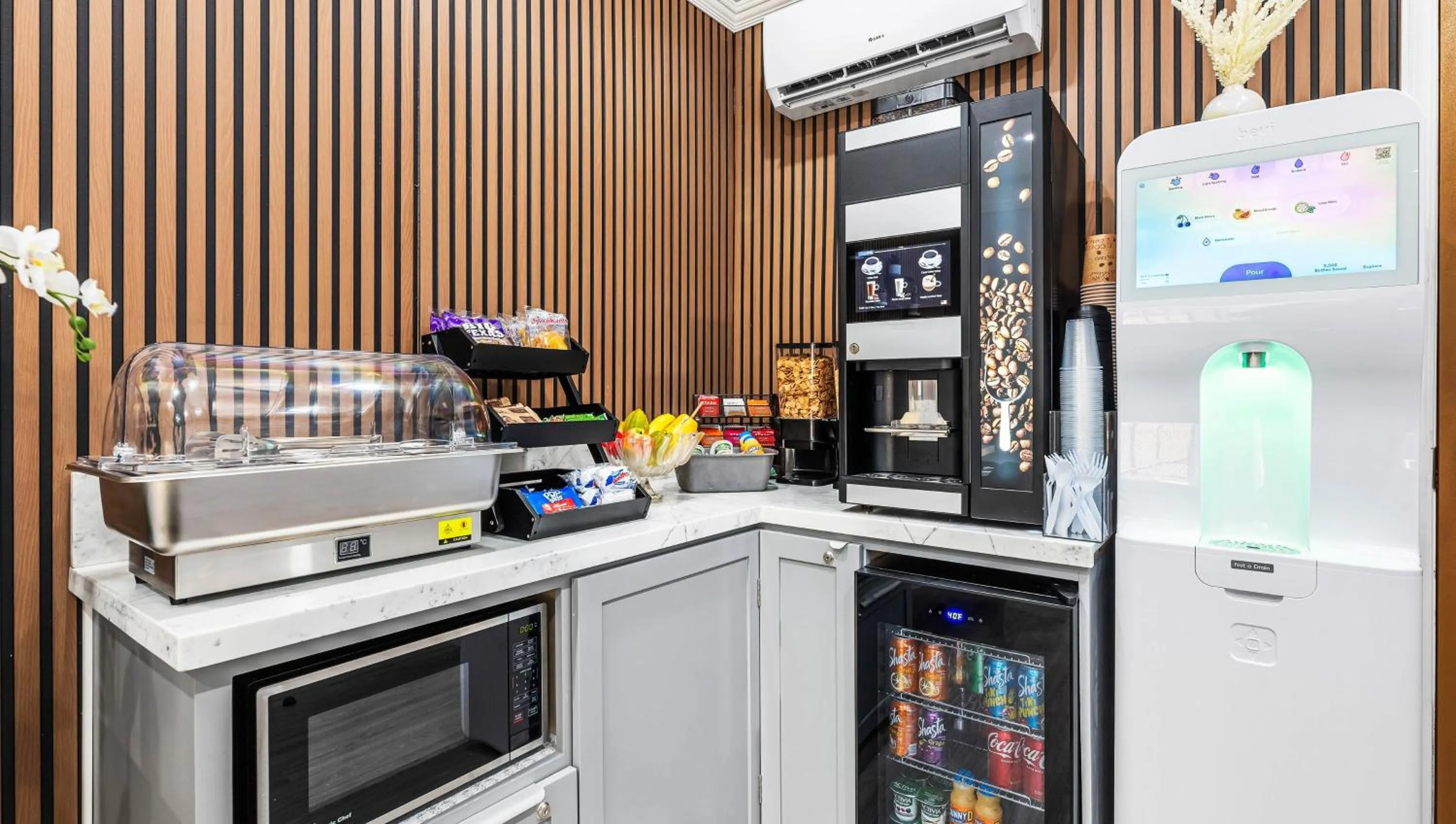 Breakfast in Greenleaf Hotel Long Beach Convention Center